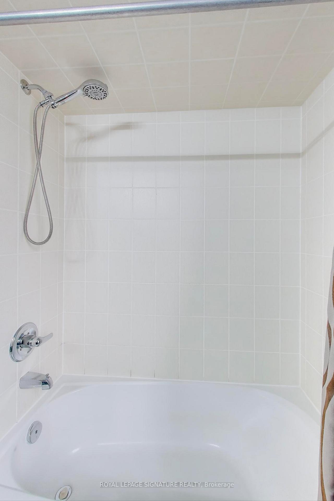 Photo 25 of 14 Bonnycastle Road, Markham, Unionville — HOMEH