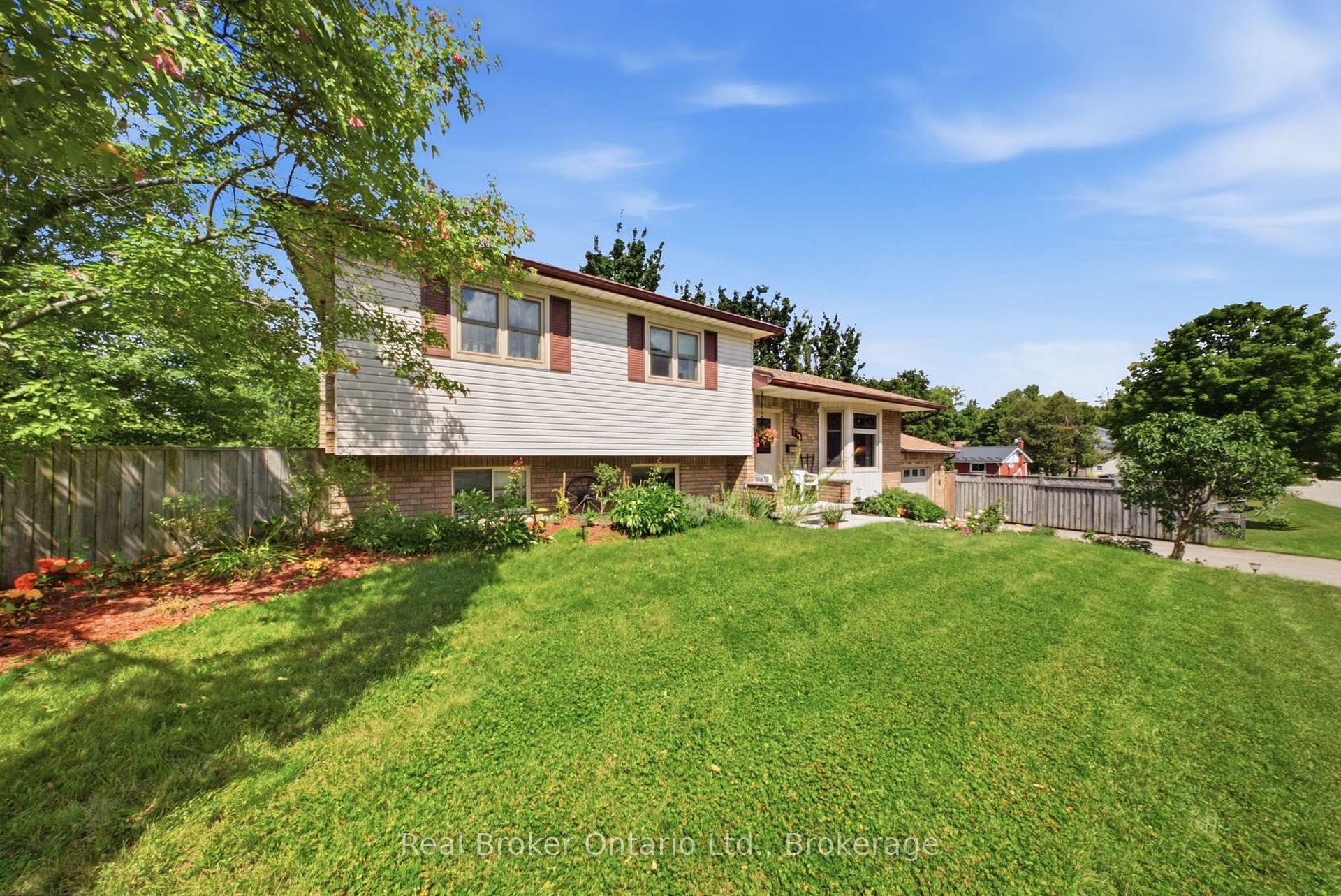 Photo 3 of 134 Frederick Street, Guelph/Eramosa, Rockwood — HOMEH