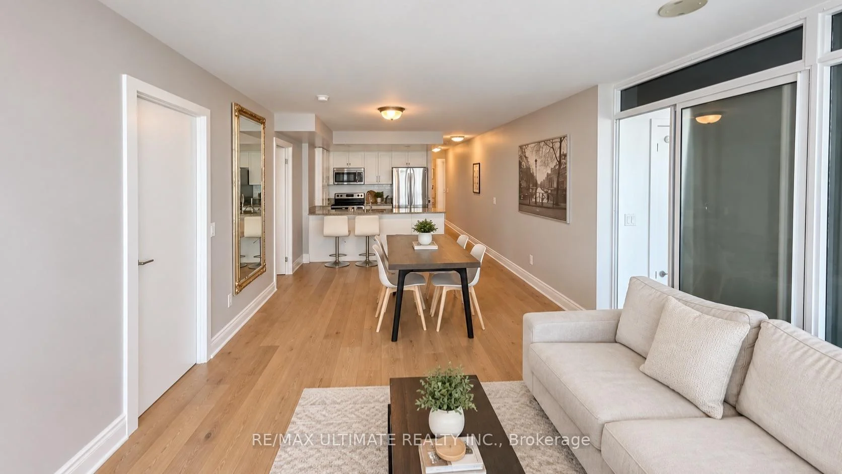 Photo 2 of Unit 912, 208 Queens Quay W, Toronto, Waterfront Communities — HOMEH
