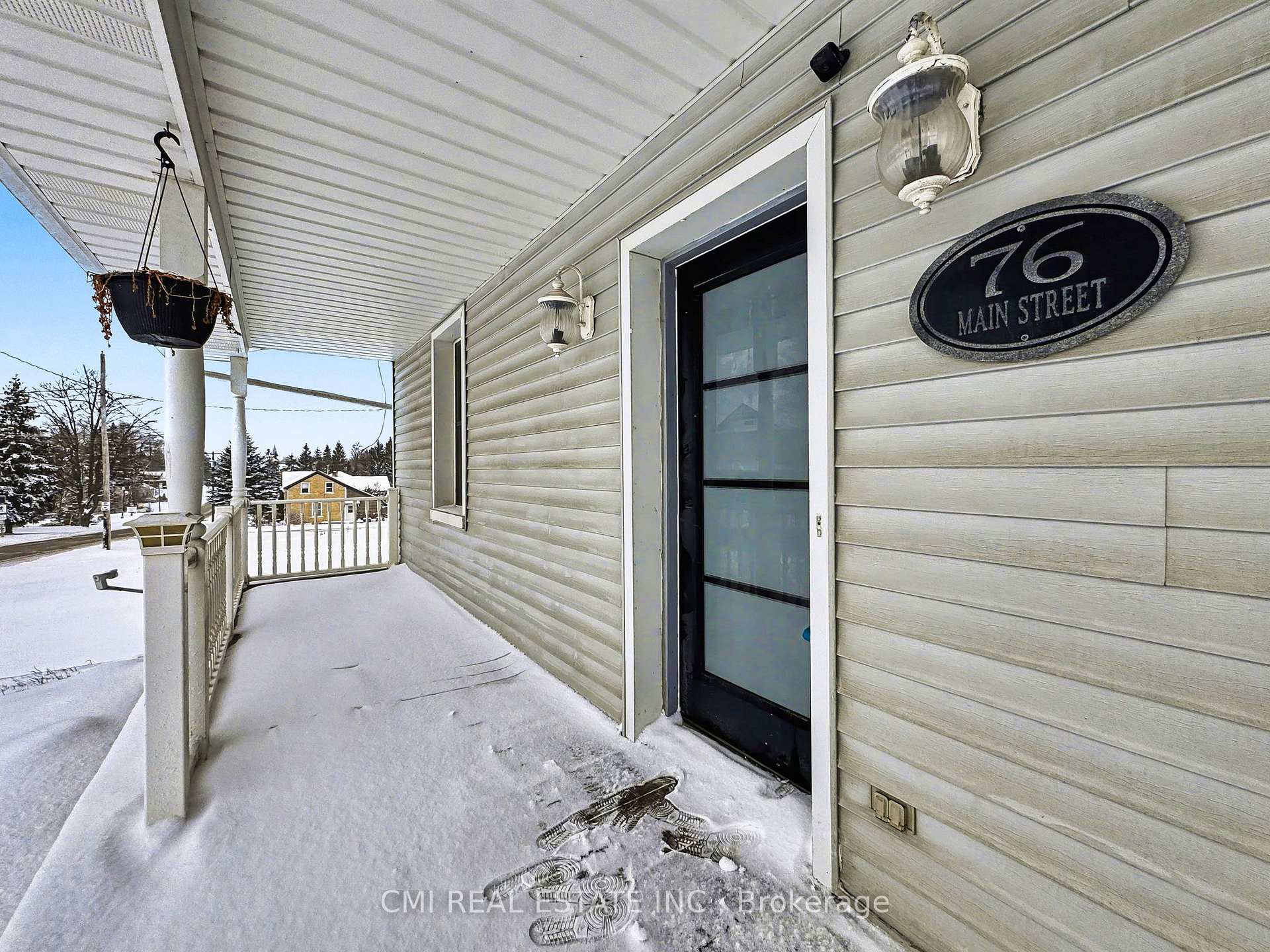 Photo 4 of 76 Main Street E, Mapleton, Rural Mapleton — HOMEH