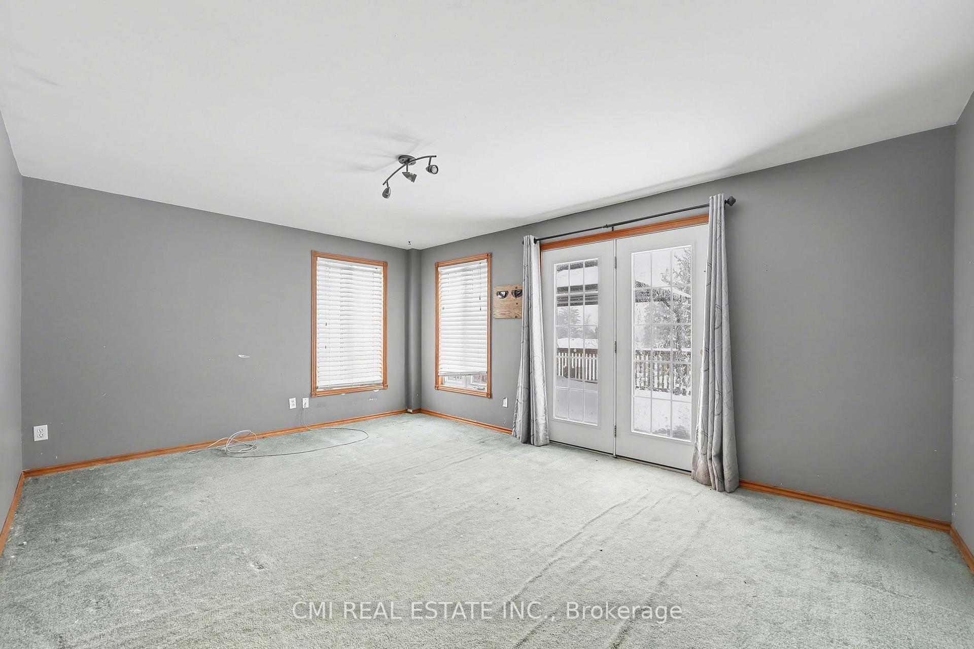 Photo 16 of 76 Main Street E, Mapleton, Rural Mapleton — HOMEH