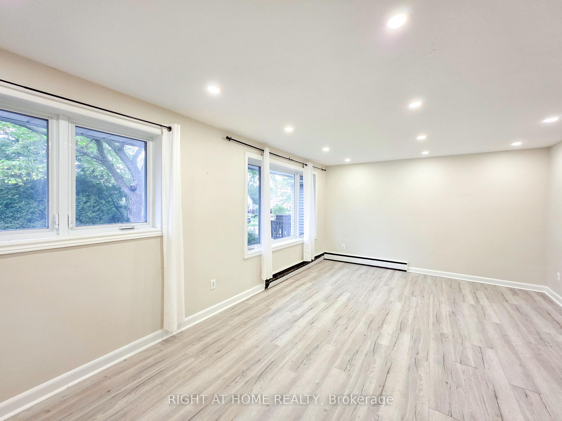 Photo 11 of Unit Main, 708 Carnegie Avenue, Oshawa, Centennial — HOMEH