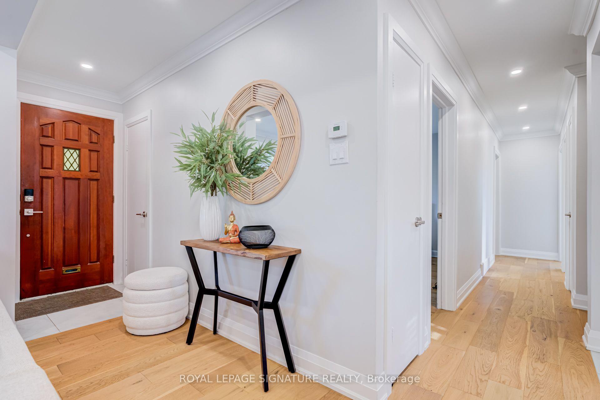 Photo 3 of 1316 Kipling Avenue, Etobicoke, Princess-Rosethorn — HOMEH