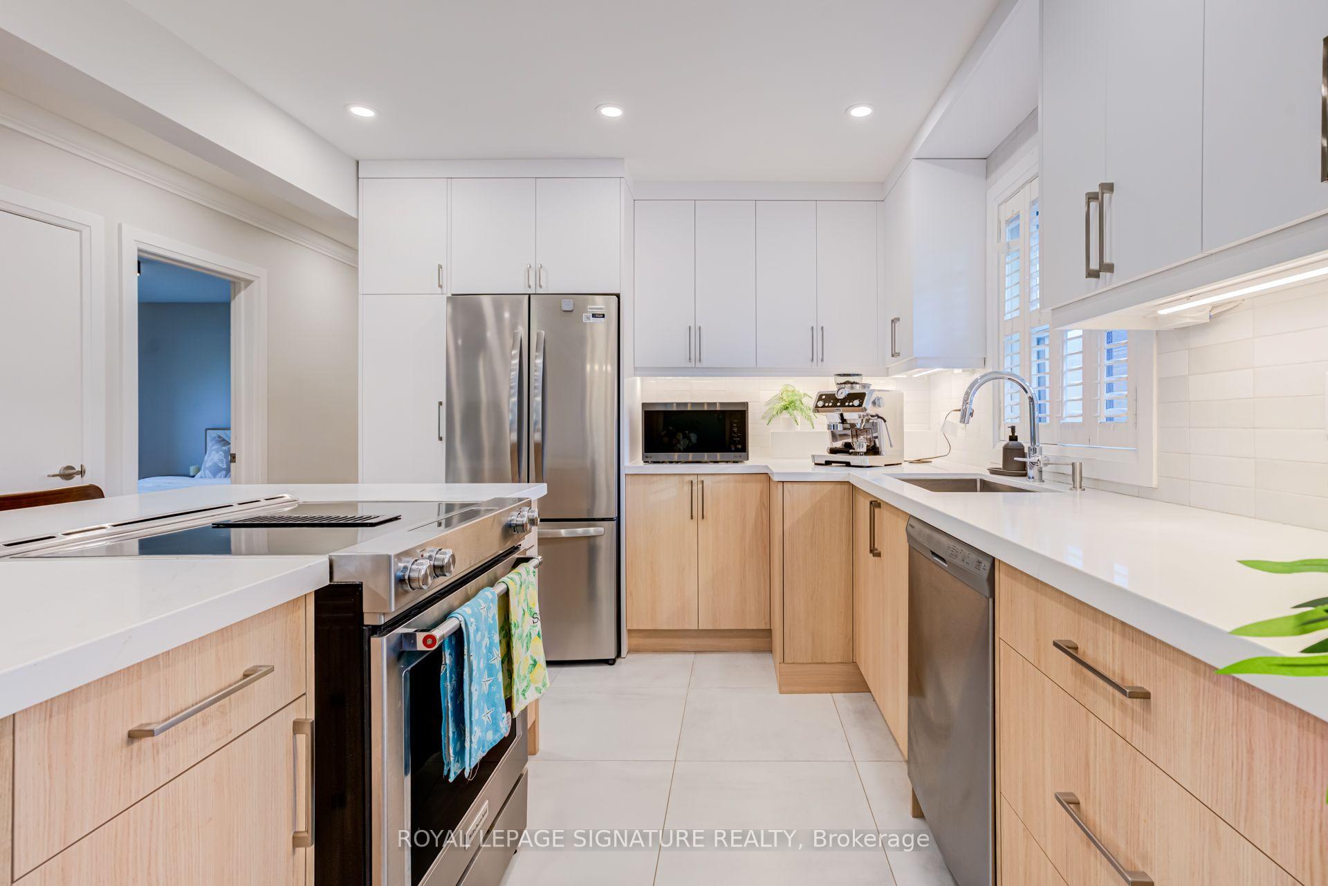 Photo 9 of 1316 Kipling Avenue, Etobicoke, Princess-Rosethorn — HOMEH