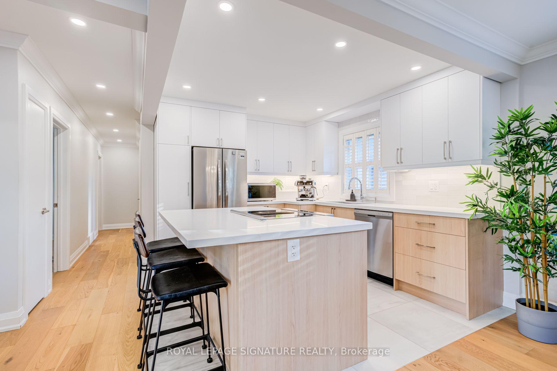 Photo 11 of 1316 Kipling Avenue, Etobicoke, Princess-Rosethorn — HOMEH