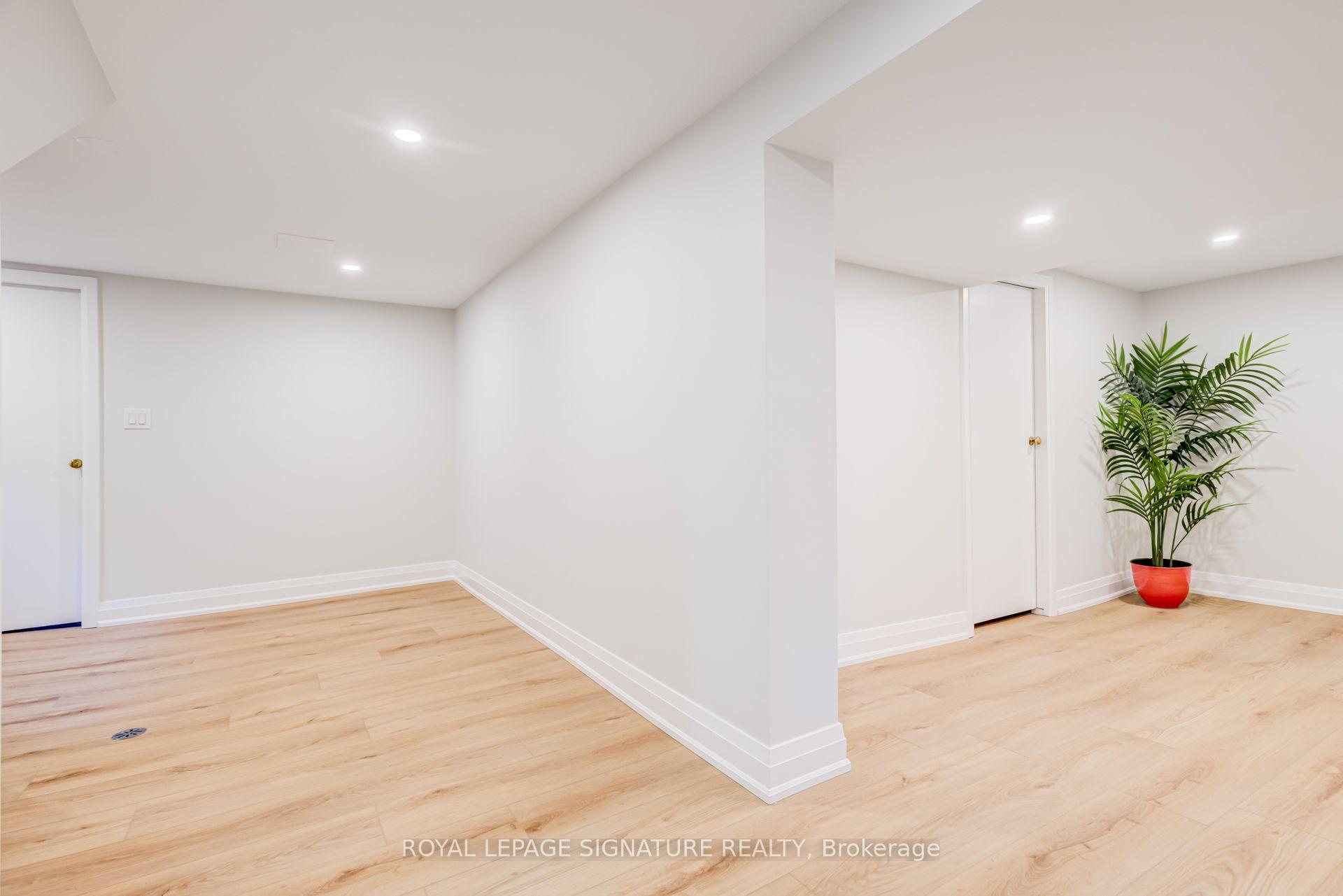 Photo 25 of 1316 Kipling Avenue, Etobicoke, Princess-Rosethorn — HOMEH
