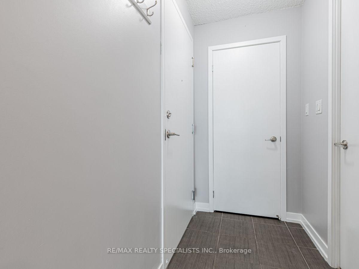 Photo 3 of Unit 1302, 816 Lansdowne Avenue, Toronto, Dovercourt-Wallace Emerson-Junction — HOMEH