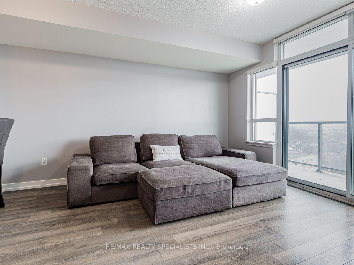Photo 12 of Unit 1302, 816 Lansdowne Avenue, Toronto, Dovercourt-Wallace Emerson-Junction — HOMEH