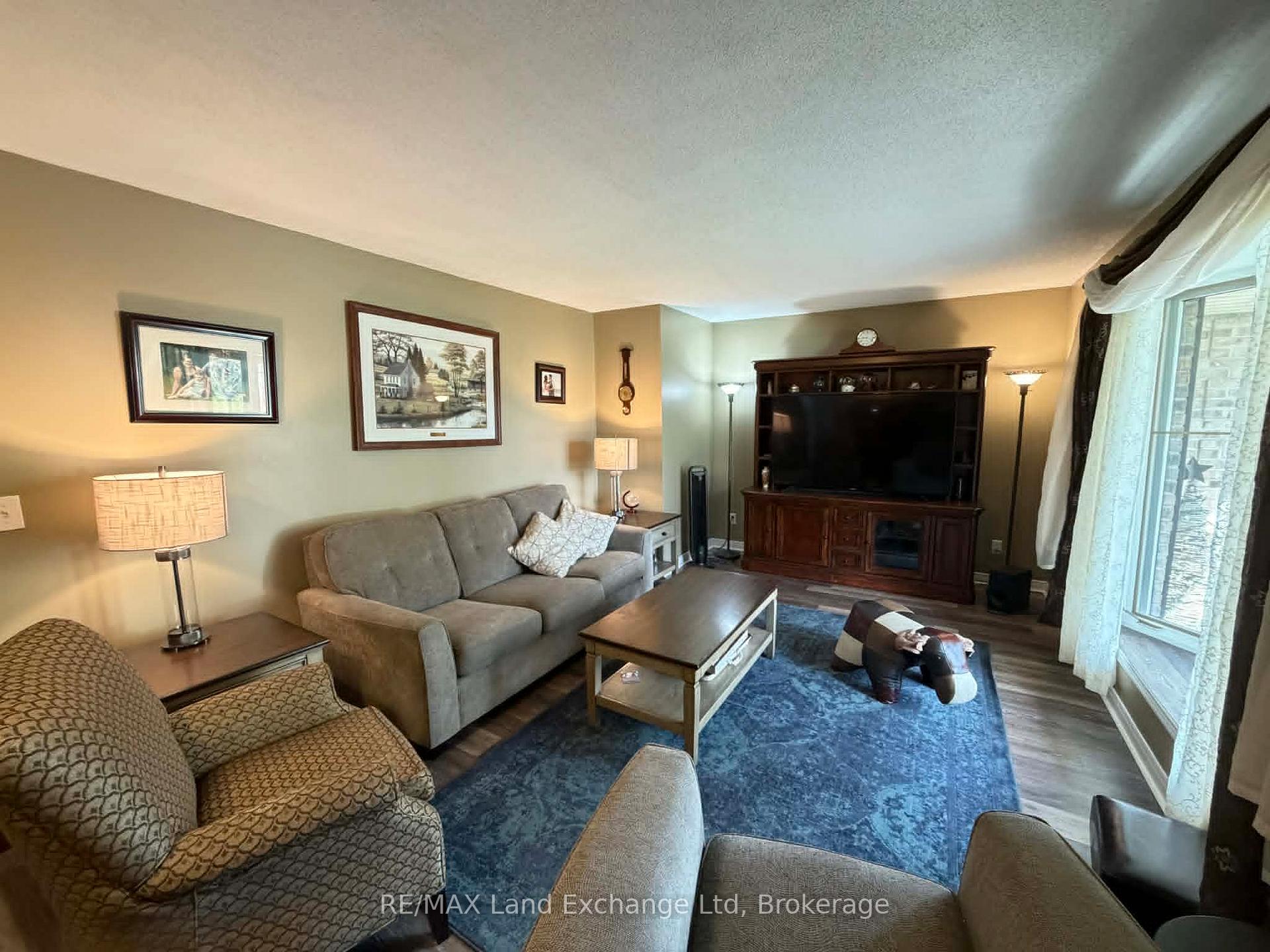 Photo 4 of 142 Charles Street, North Huron, Wingham — HOMEH