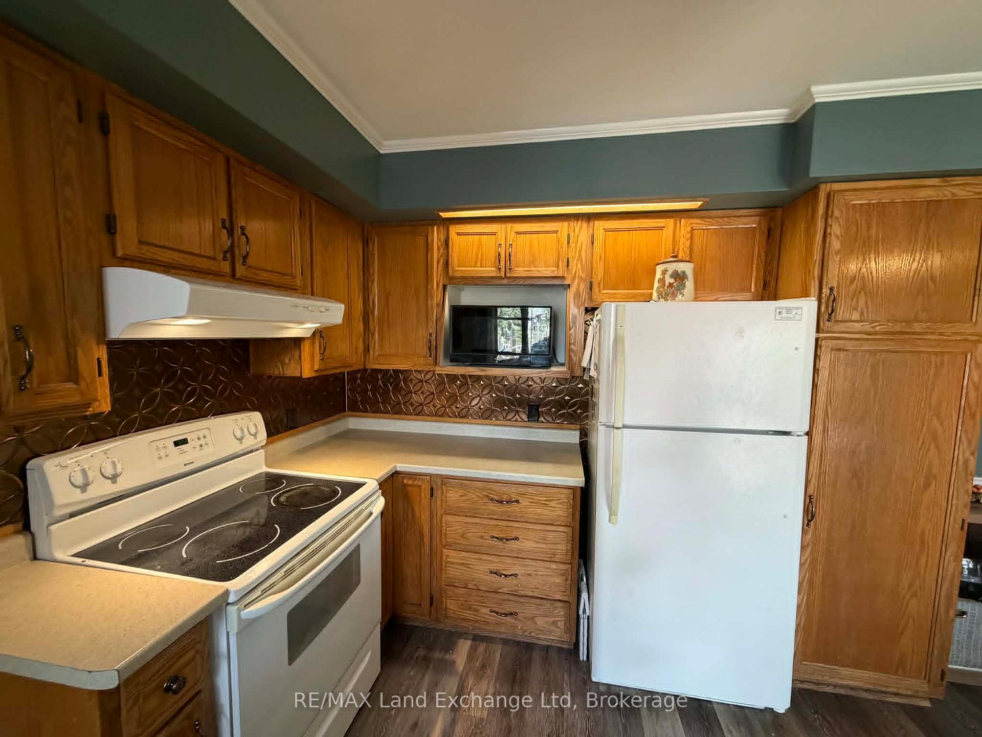 Photo 8 of 142 Charles Street, North Huron, Wingham — HOMEH
