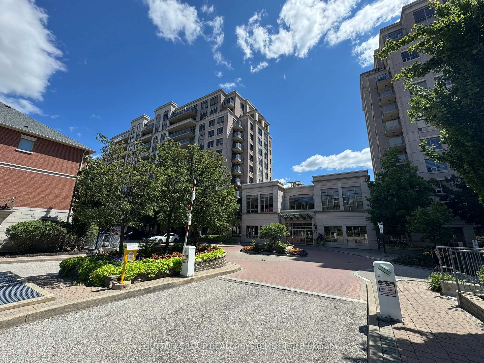 Photo 2 of Unit LPH5, 39 Galleria Parkway, Markham, Commerce Valley — HOMEH
