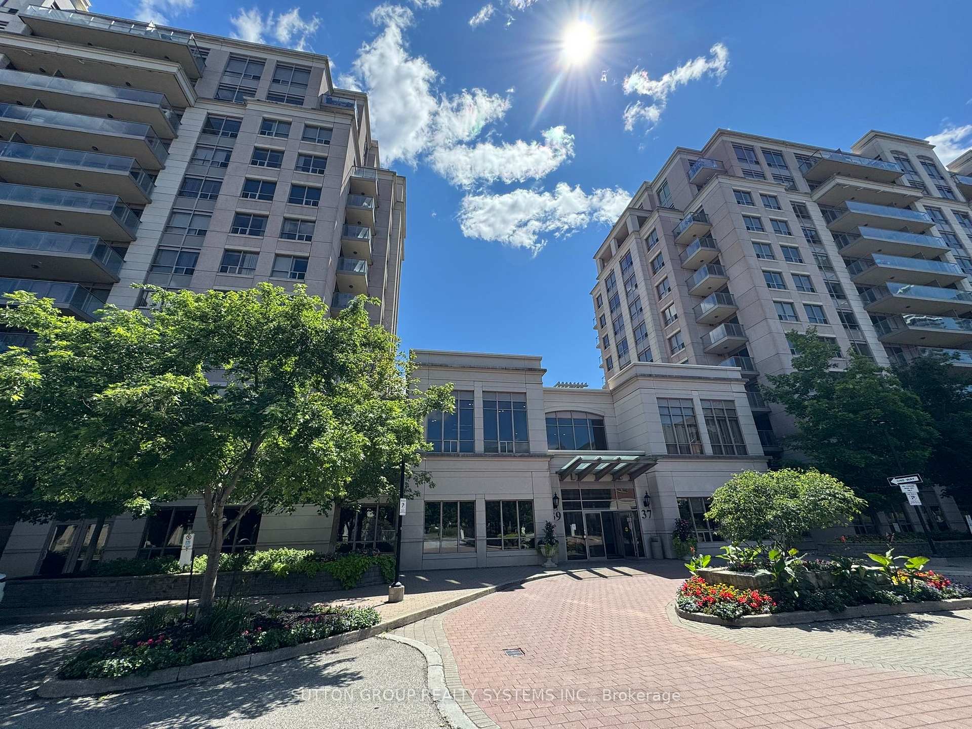 Photo 3 of Unit LPH5, 39 Galleria Parkway, Markham, Commerce Valley — HOMEH