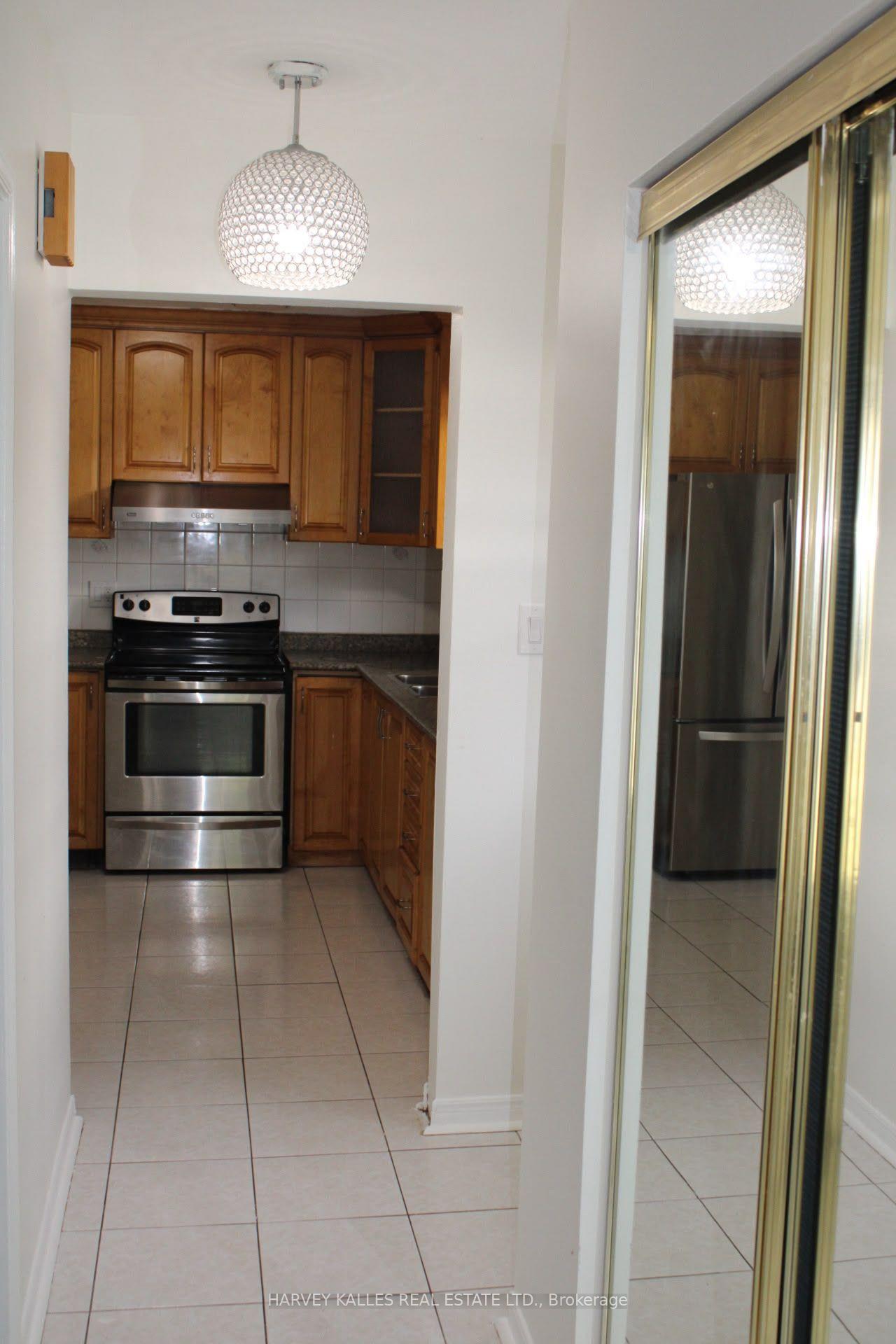 Photo 15 of 102 Goldcrest Road, Brampton, Northgate — HOMEH