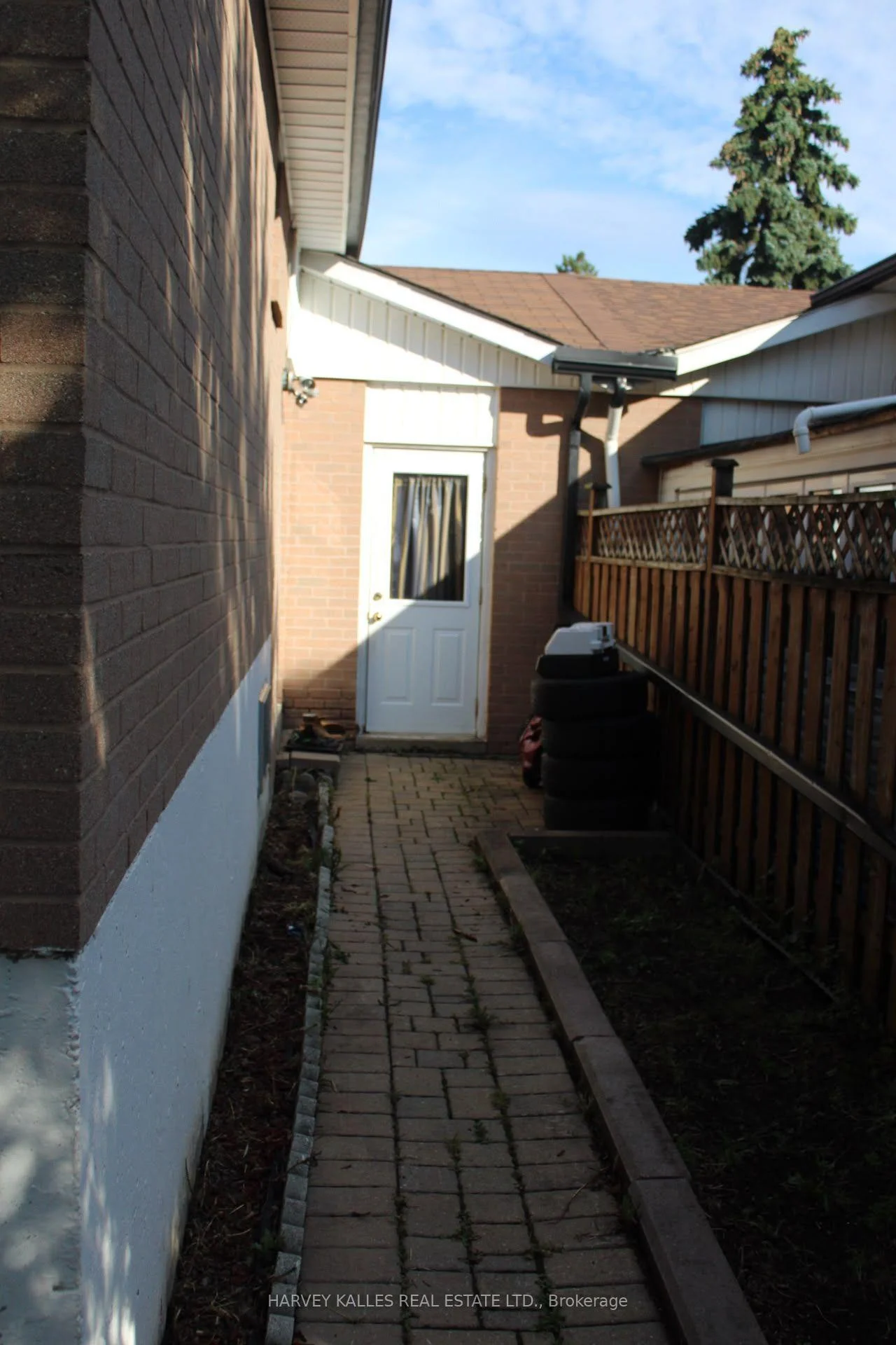Photo 58 of 102 Goldcrest Road, Brampton, Northgate — HOMEH