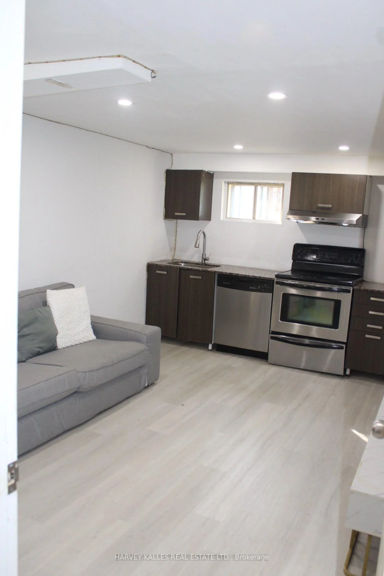 Photo 30 of 102 Goldcrest Road, Brampton, Northgate — HOMEH