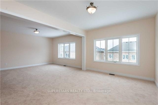 Photo 4 of 58 Ken Sinclair Crescent, Aurora, Aurora Estates — HOMEH