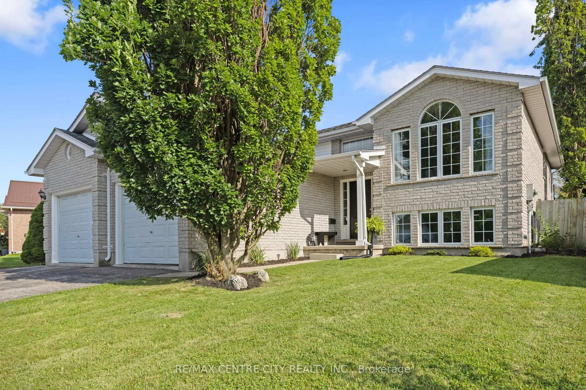 Photo 1 of 52 Donker Drive, St. Thomas — HOMEH