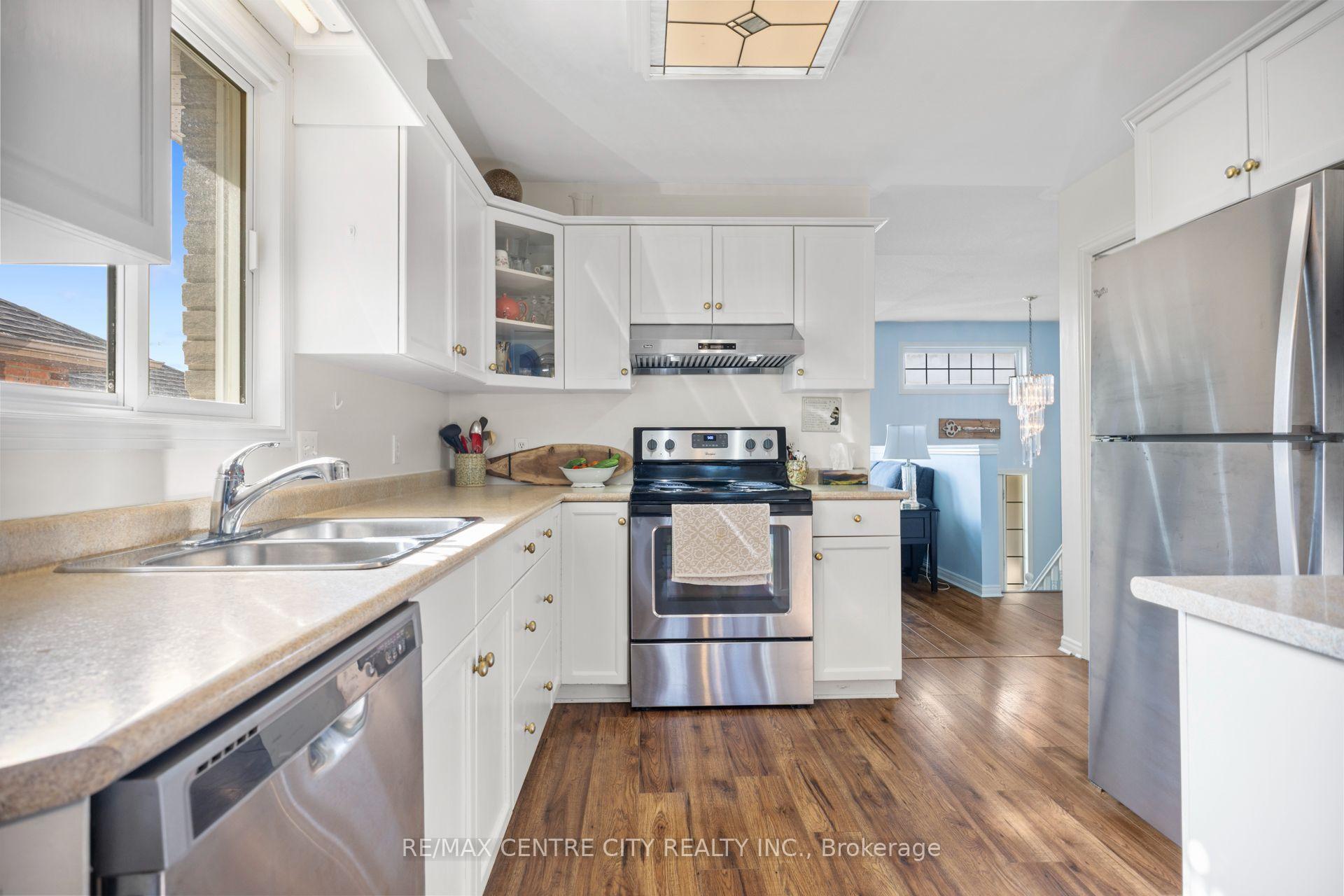 Photo 7 of 52 Donker Drive, St. Thomas — HOMEH