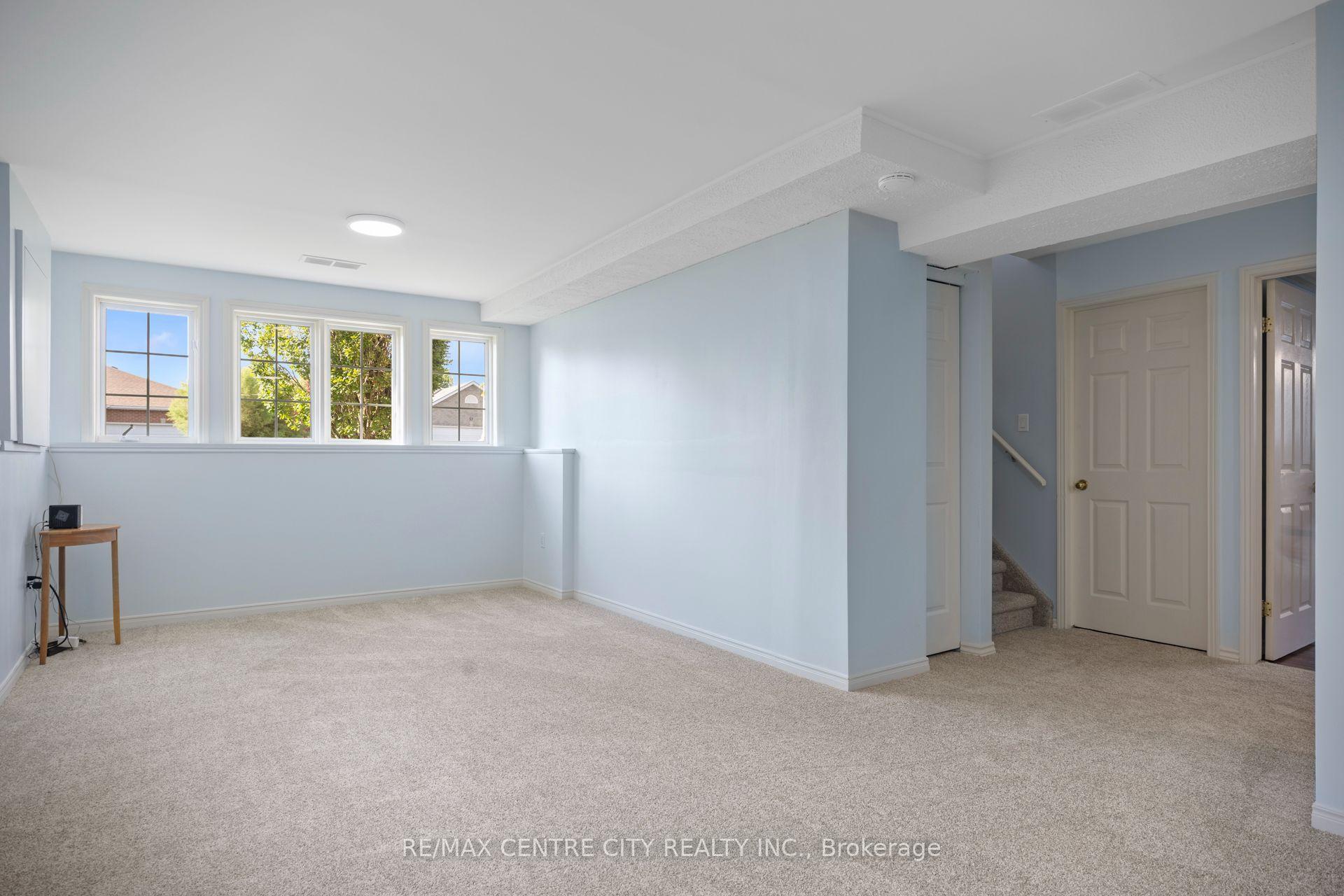 Photo 16 of 52 Donker Drive, St. Thomas — HOMEH