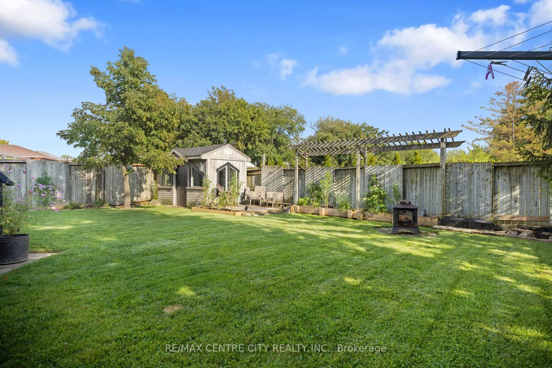 Photo 25 of 52 Donker Drive, St. Thomas — HOMEH