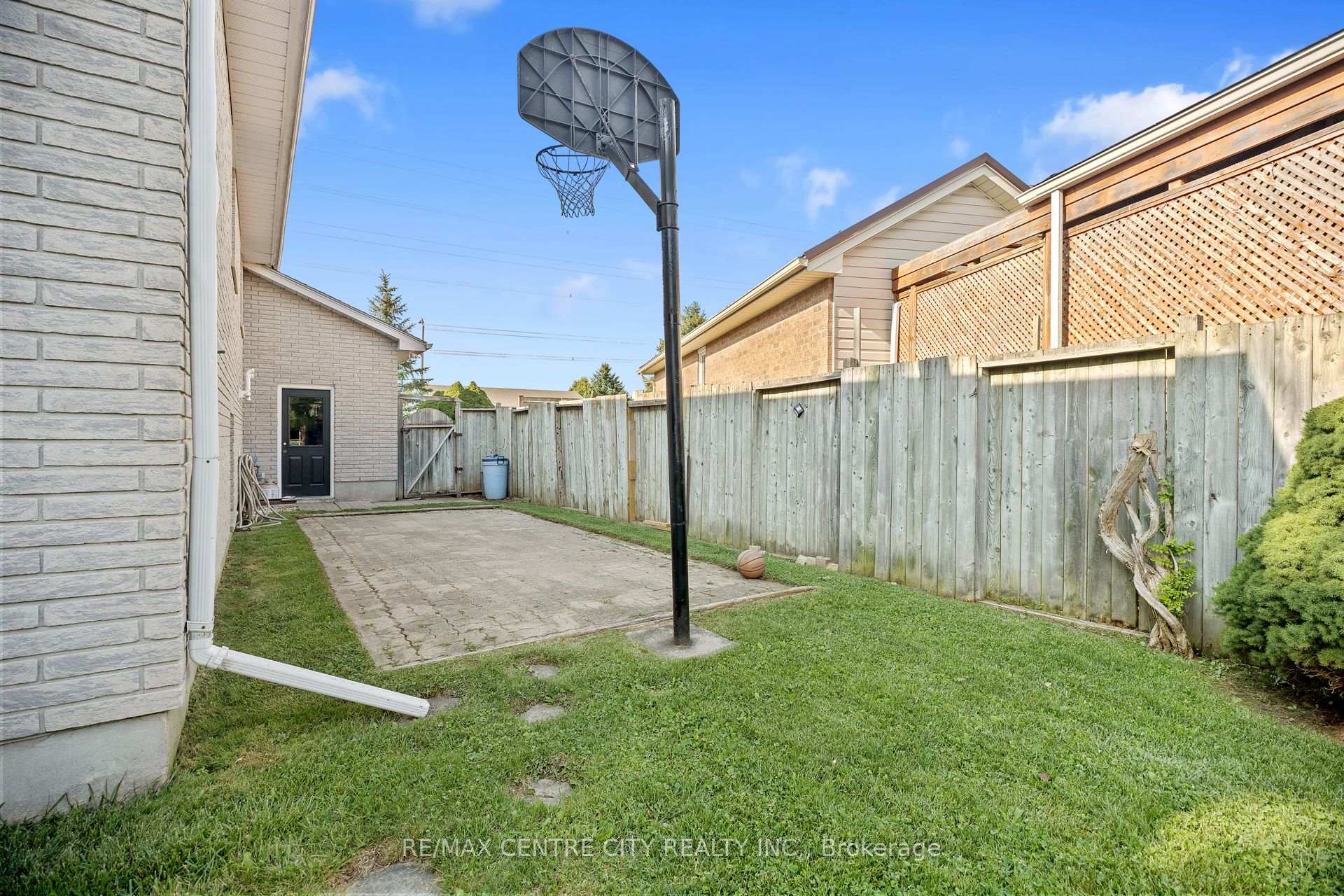 Photo 28 of 52 Donker Drive, St. Thomas — HOMEH