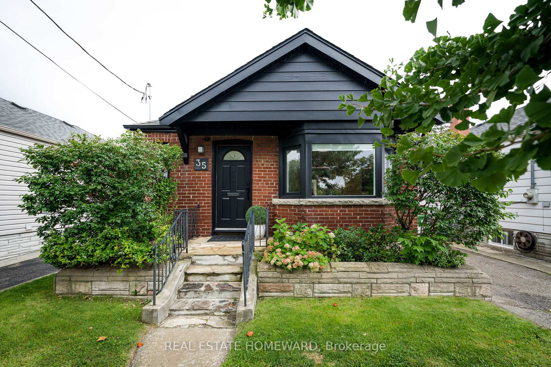Photo 1 of 35 Memorial Park Avenue, Toronto, Danforth Village-East York — HOMEH
