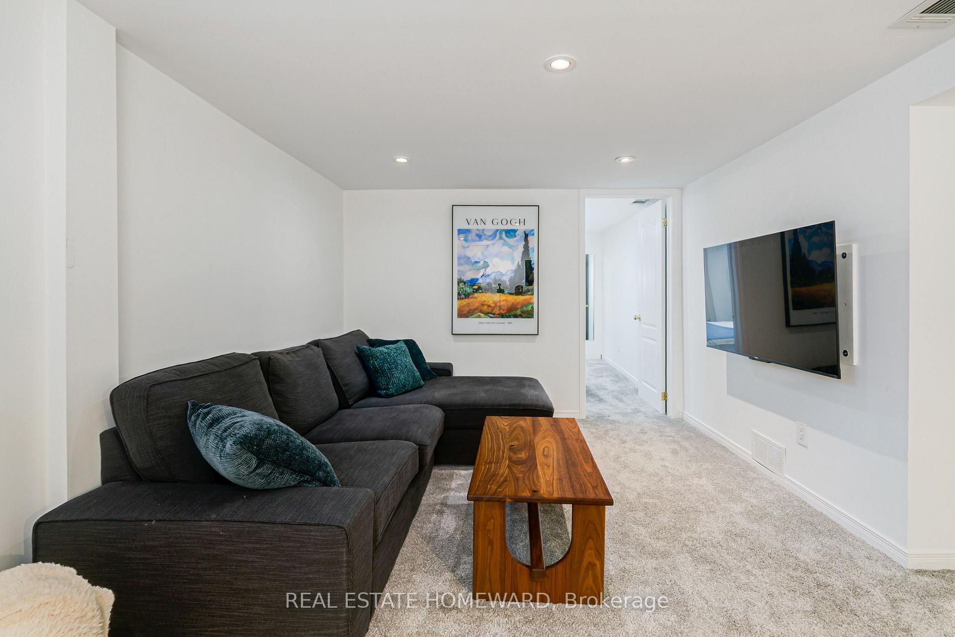 Photo 12 of 35 Memorial Park Avenue, Toronto, Danforth Village-East York — HOMEH