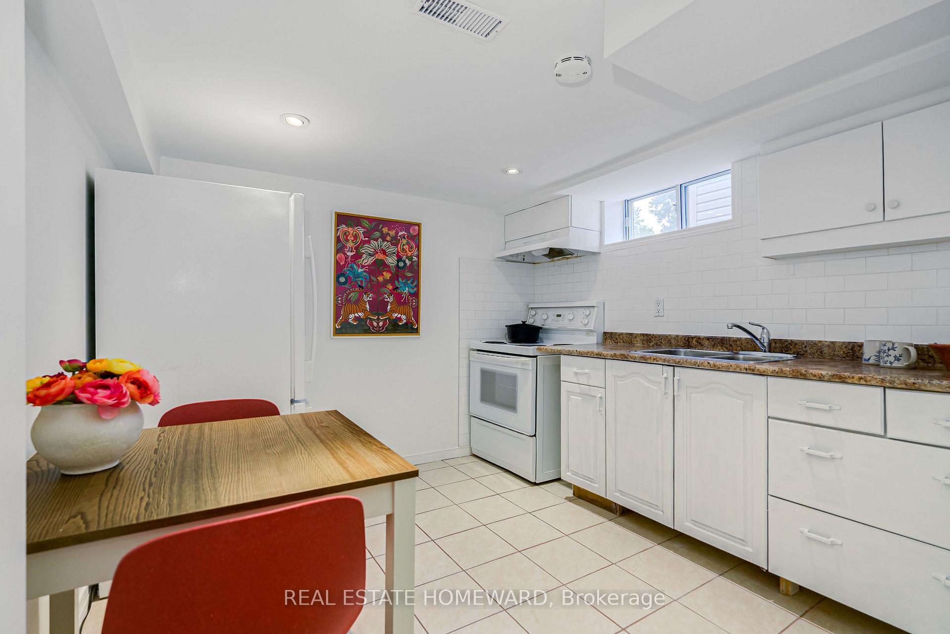 Photo 16 of 35 Memorial Park Avenue, Toronto, Danforth Village-East York — HOMEH