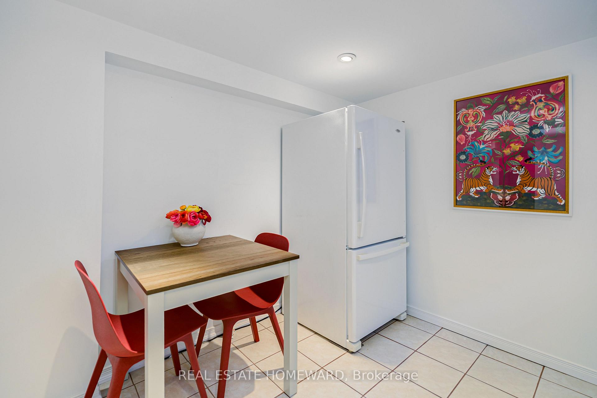 Photo 17 of 35 Memorial Park Avenue, Toronto, Danforth Village-East York — HOMEH