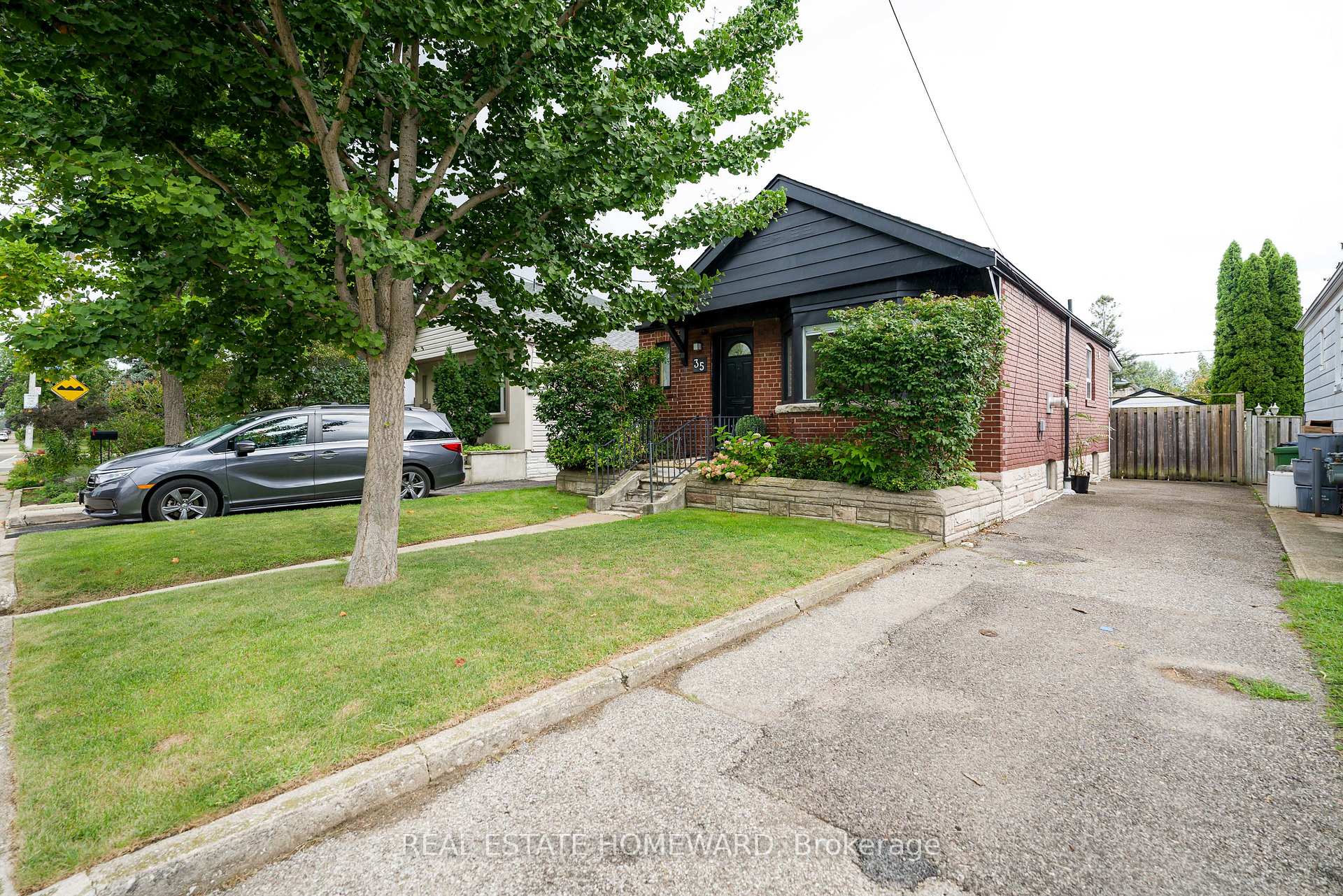 Photo 20 of 35 Memorial Park Avenue, Toronto, Danforth Village-East York — HOMEH