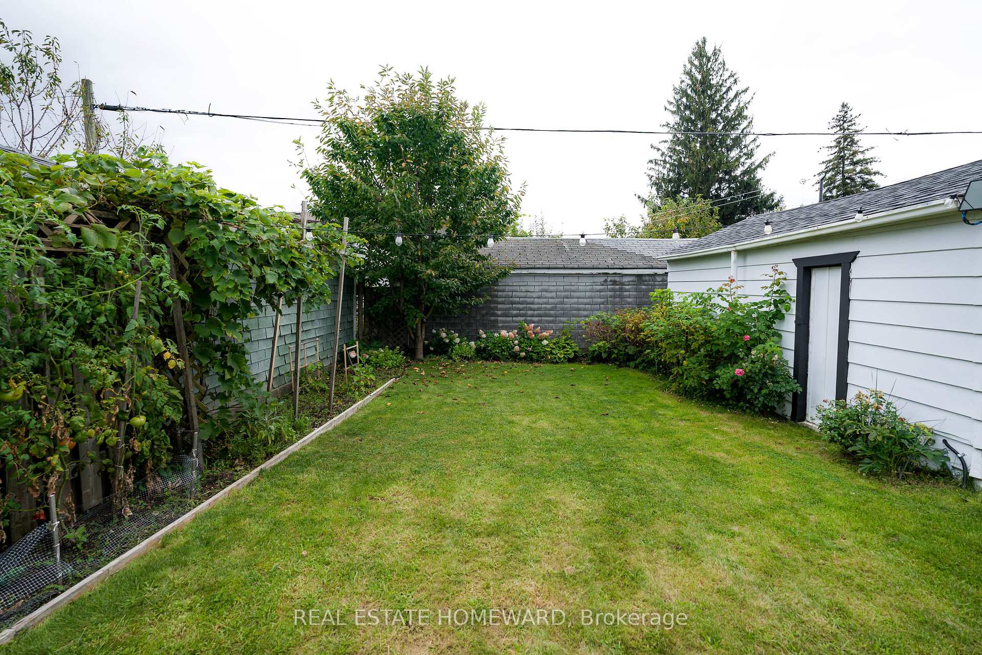 Photo 21 of 35 Memorial Park Avenue, Toronto, Danforth Village-East York — HOMEH
