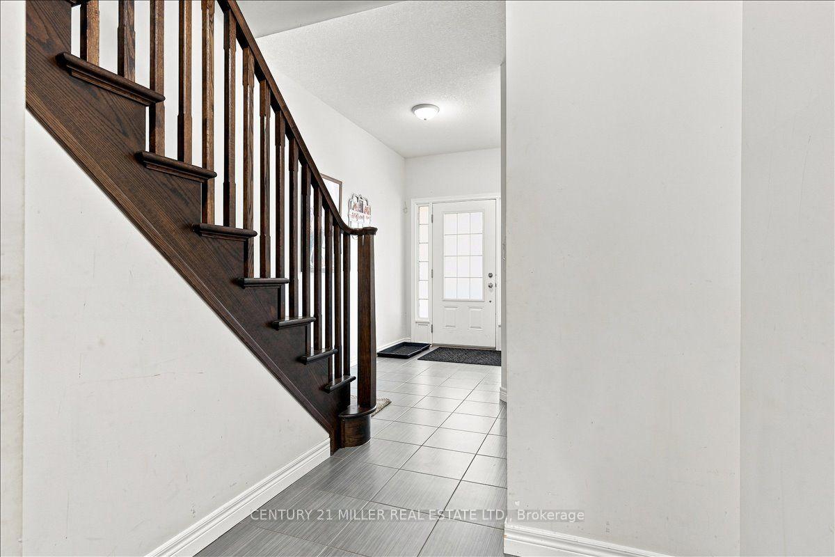 Photo 5 of Unit 30, 90 Raymond Road, Hamilton, Meadowlands — HOMEH