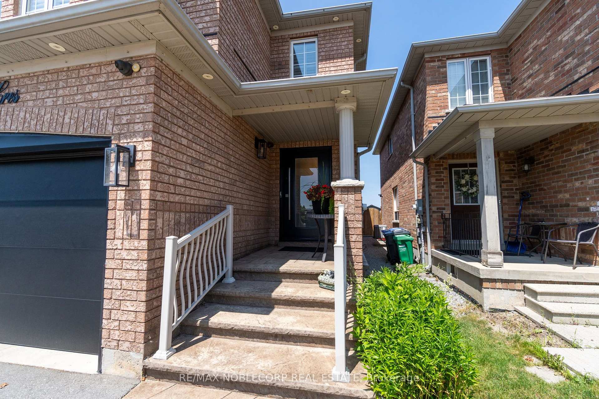 Photo 5 of 111 Emily Carr Crescent, Caledon, Bolton West — HOMEH