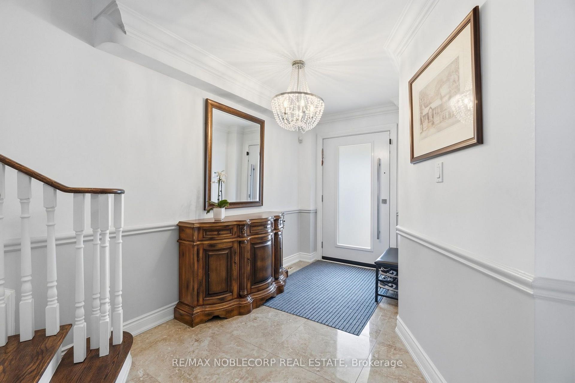 Photo 6 of 111 Emily Carr Crescent, Caledon, Bolton West — HOMEH