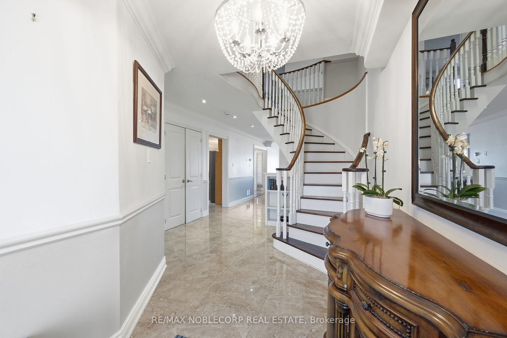 Photo 7 of 111 Emily Carr Crescent, Caledon, Bolton West — HOMEH