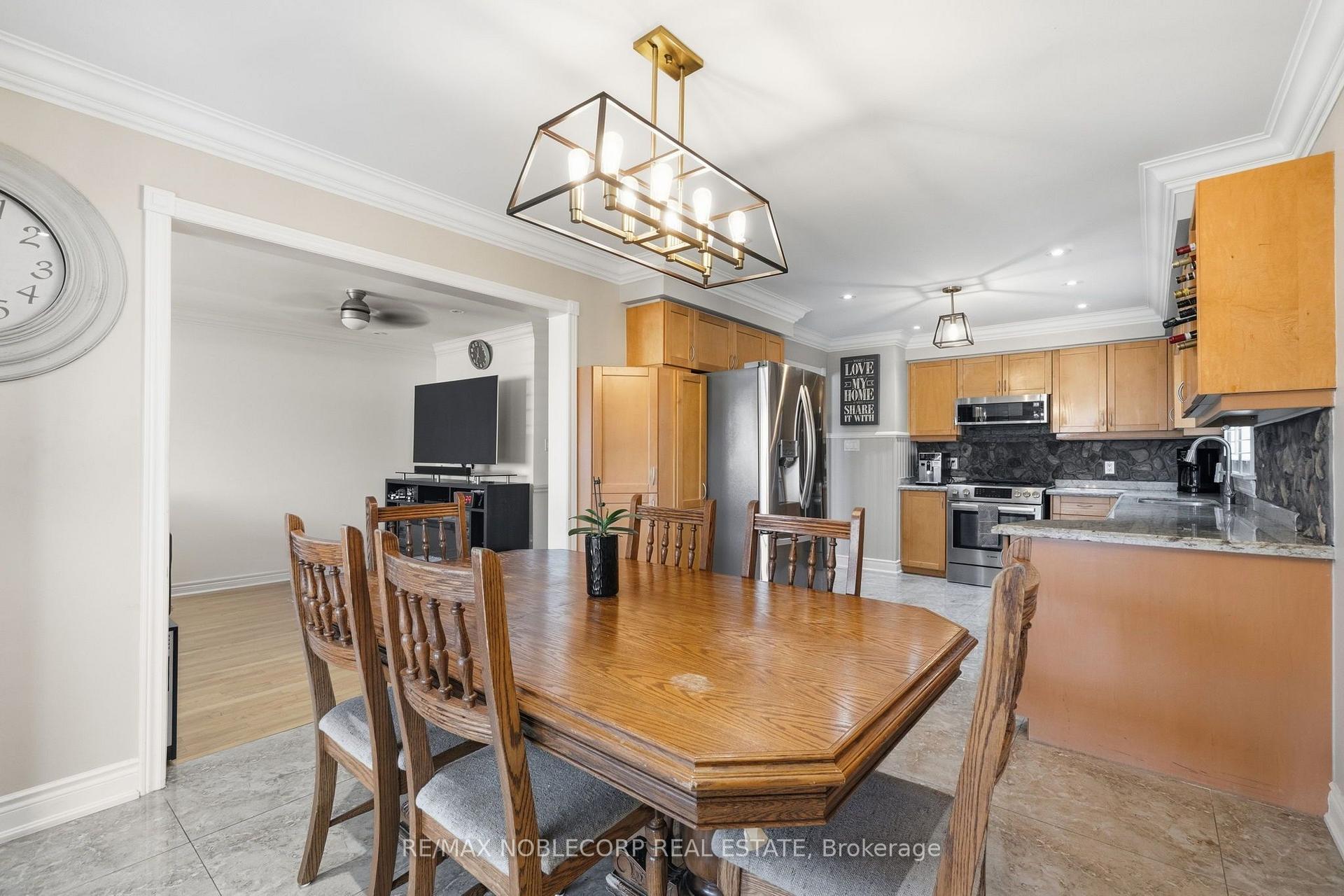 Photo 8 of 111 Emily Carr Crescent, Caledon, Bolton West — HOMEH