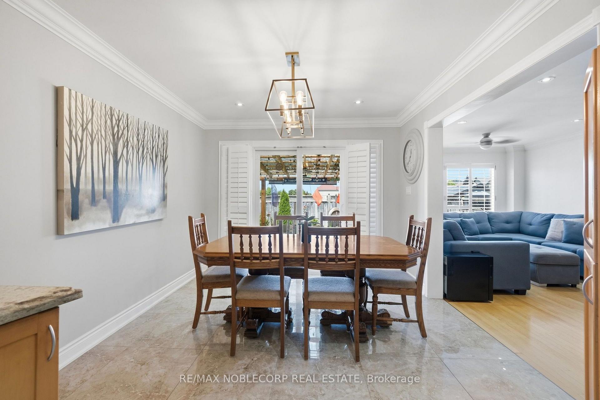 Photo 9 of 111 Emily Carr Crescent, Caledon, Bolton West — HOMEH