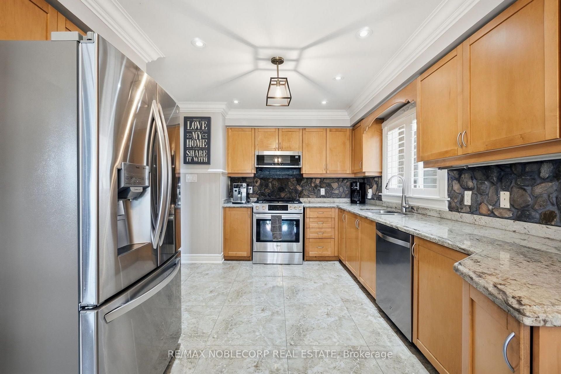 Photo 13 of 111 Emily Carr Crescent, Caledon, Bolton West — HOMEH
