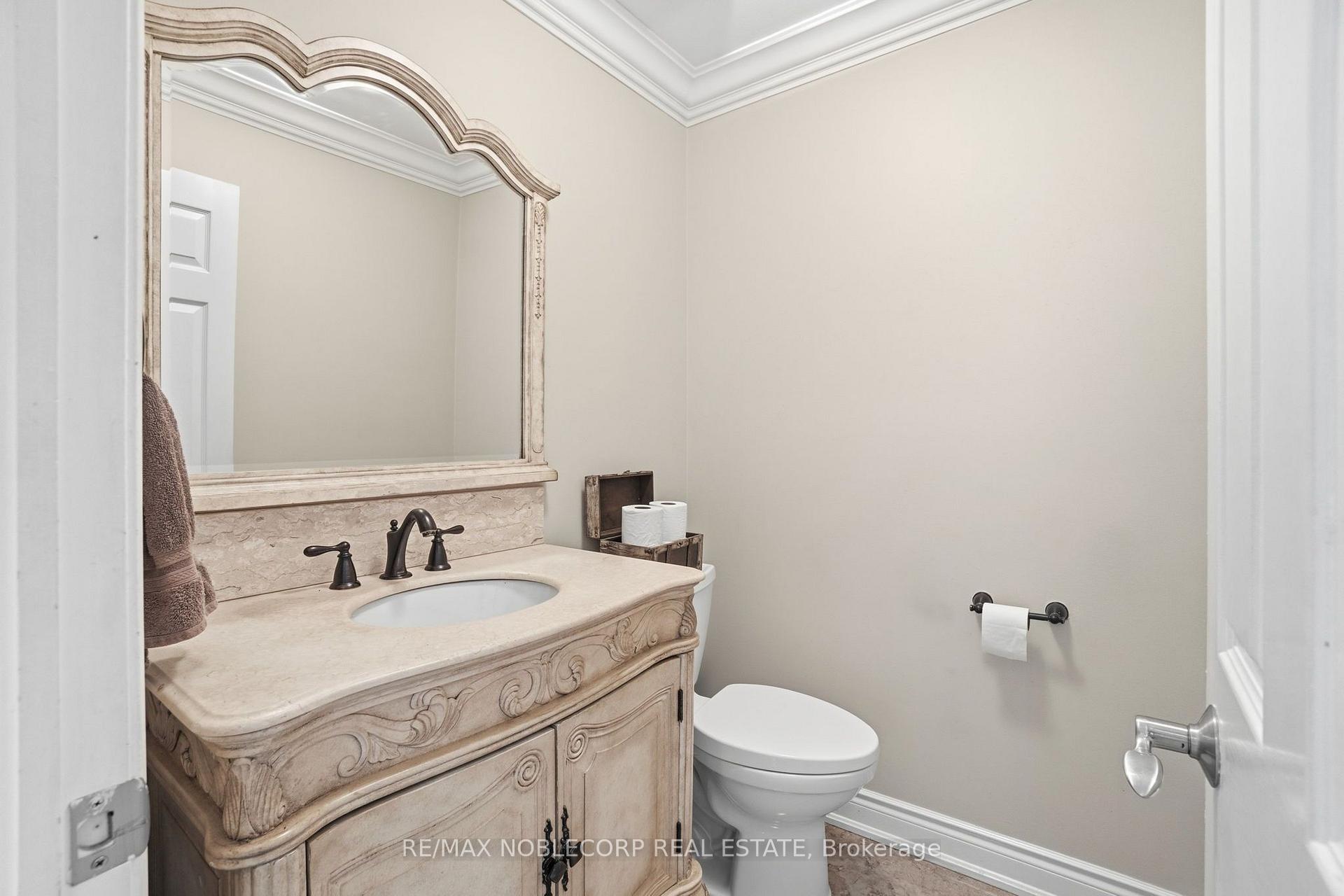 Photo 19 of 111 Emily Carr Crescent, Caledon, Bolton West — HOMEH