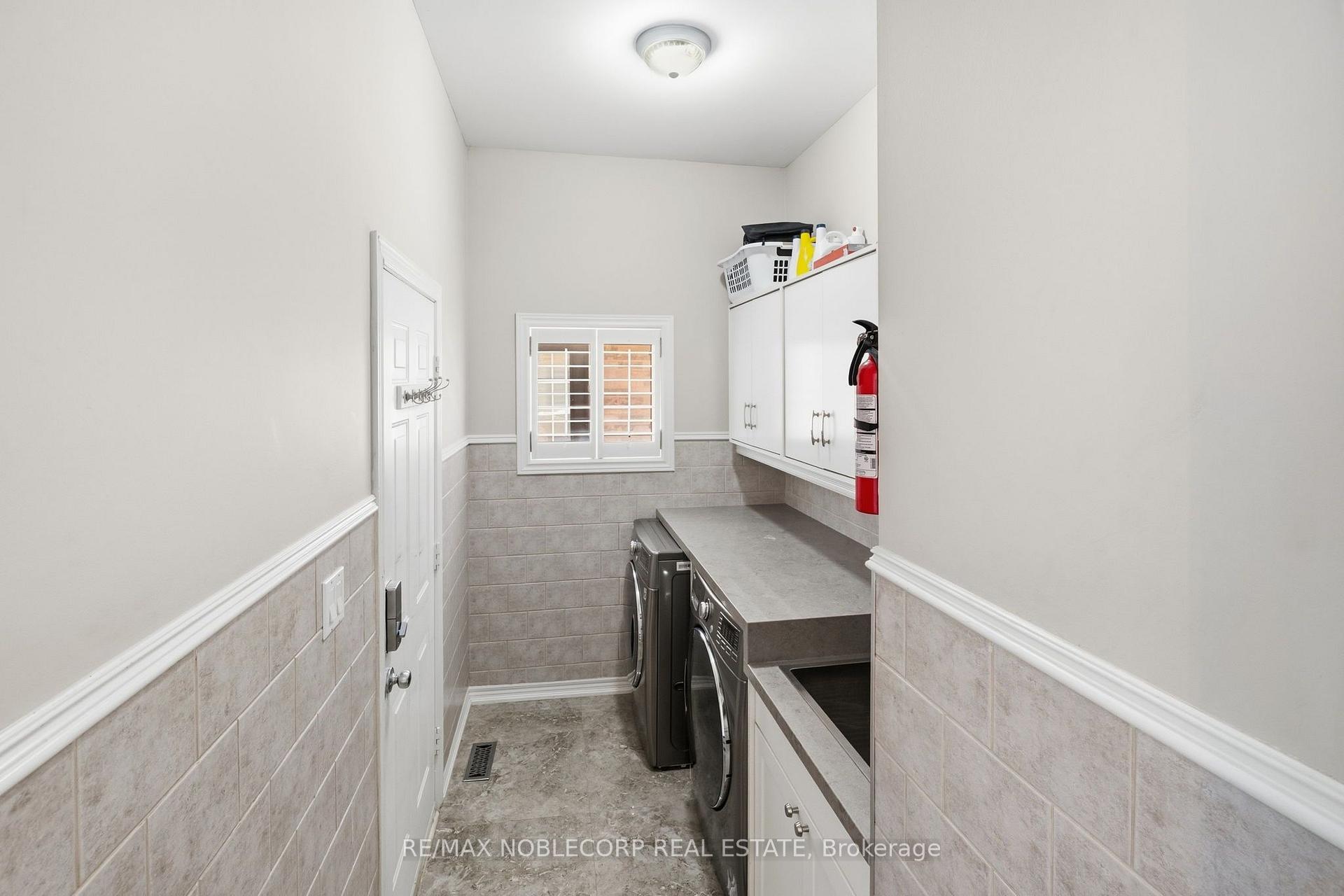 Photo 20 of 111 Emily Carr Crescent, Caledon, Bolton West — HOMEH
