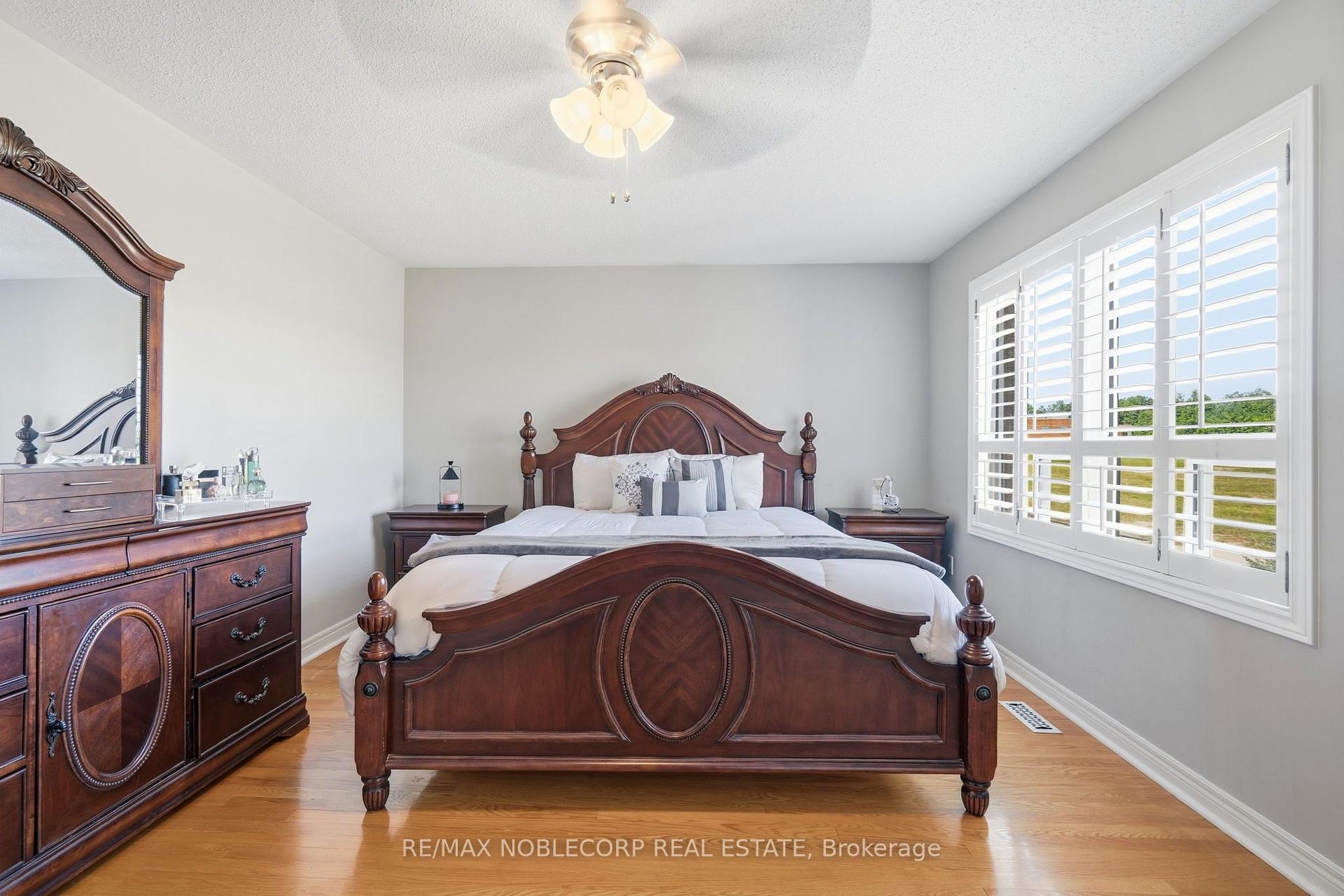 Photo 23 of 111 Emily Carr Crescent, Caledon, Bolton West — HOMEH