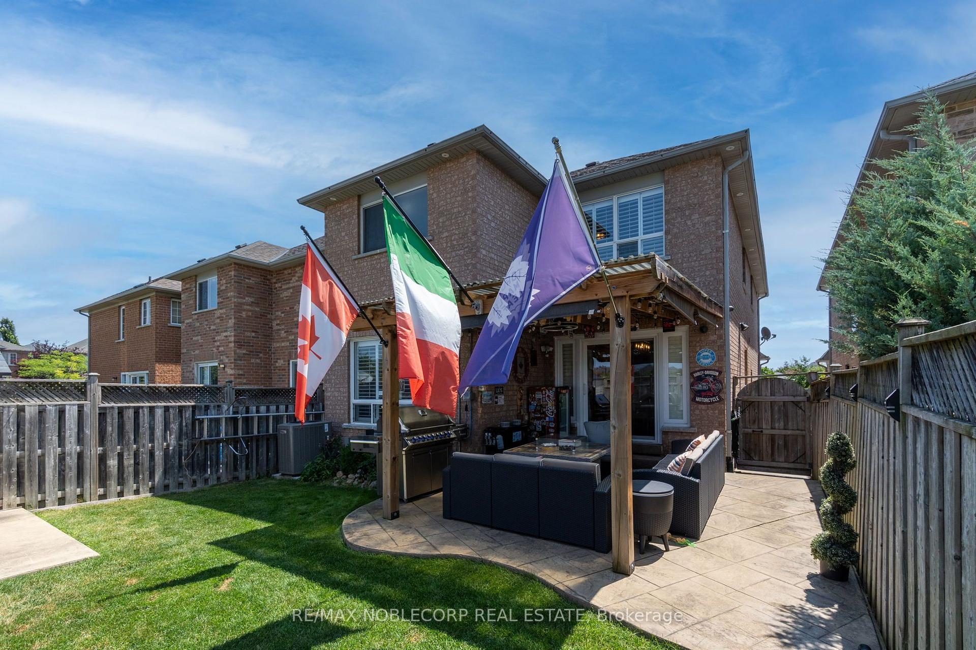 Photo 37 of 111 Emily Carr Crescent, Caledon, Bolton West — HOMEH