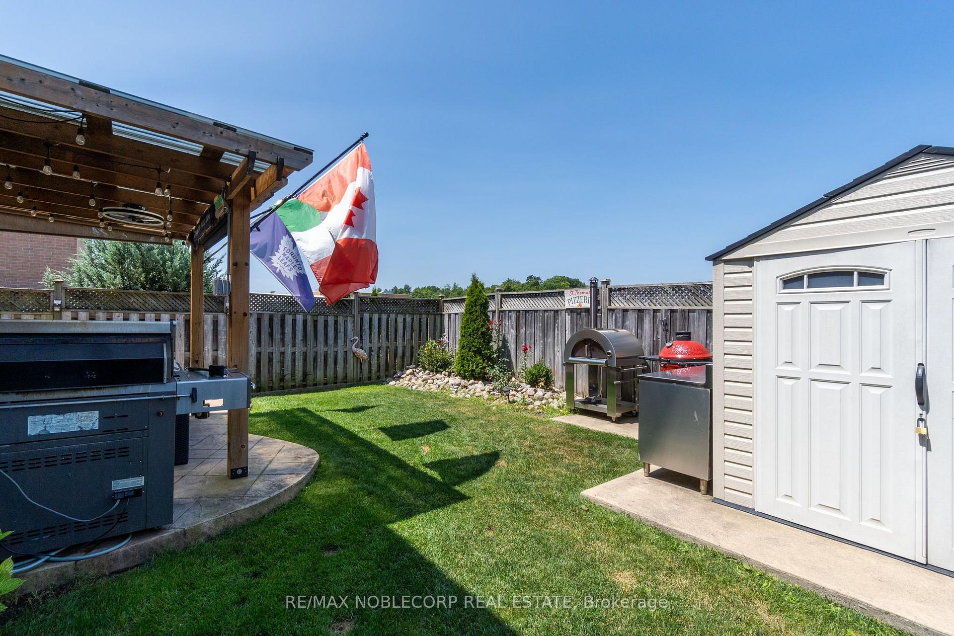 Photo 40 of 111 Emily Carr Crescent, Caledon, Bolton West — HOMEH