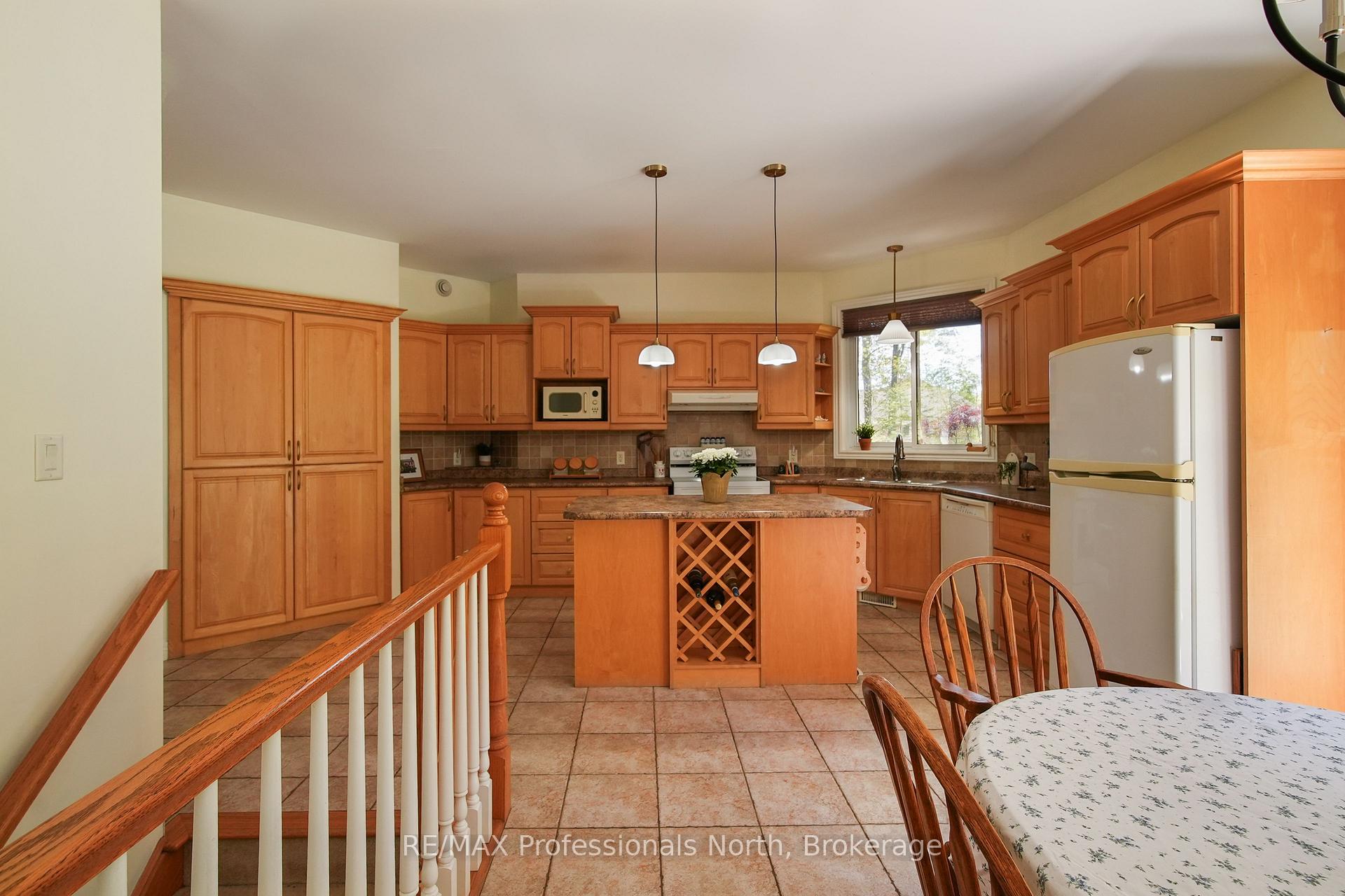 Photo 12 of 9883 Graham Road, West Elgin, Eagle — HOMEH