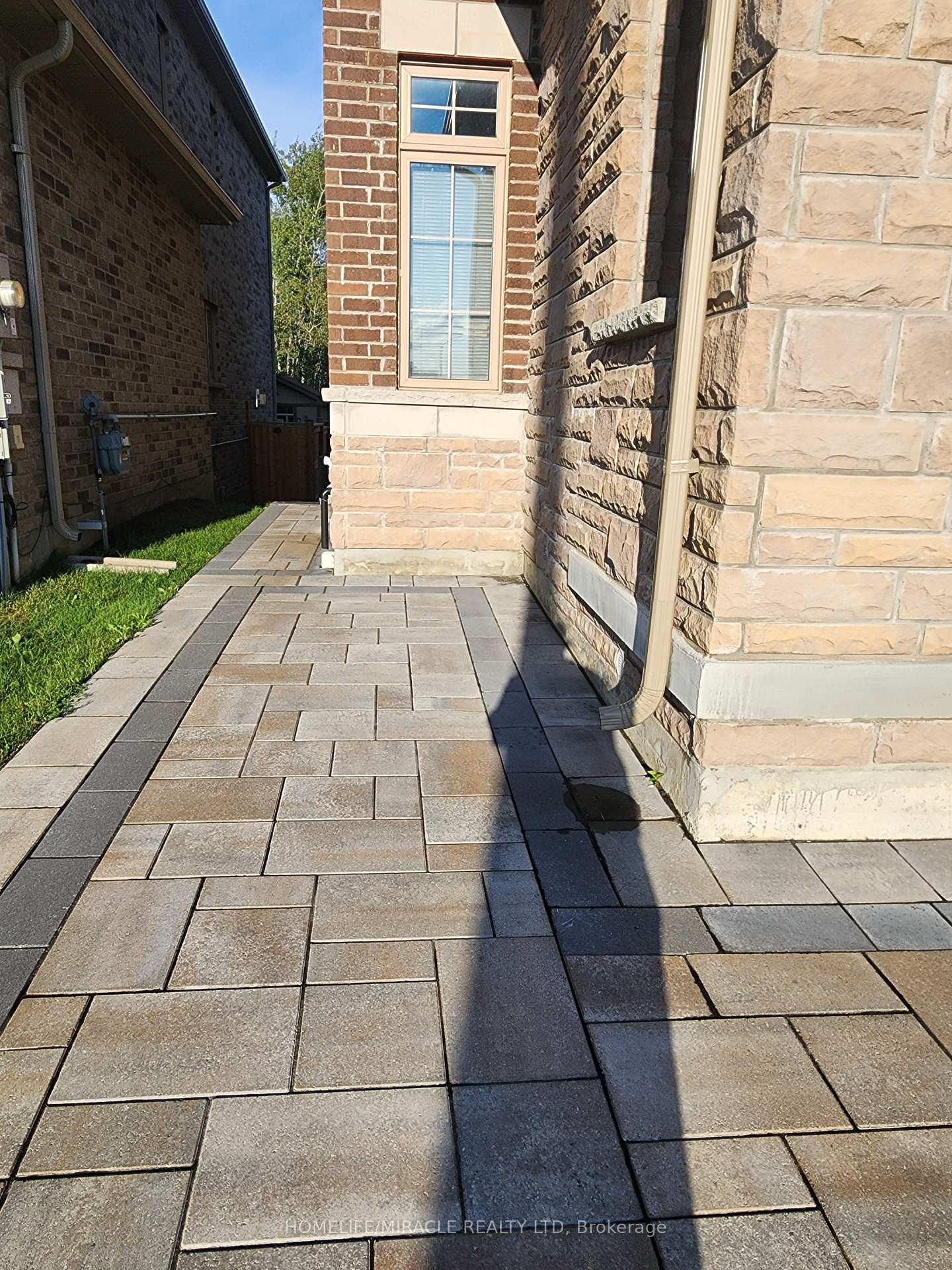 Photo 4 of 1607 Emberton Way, Innisfil, Alcona — HOMEH