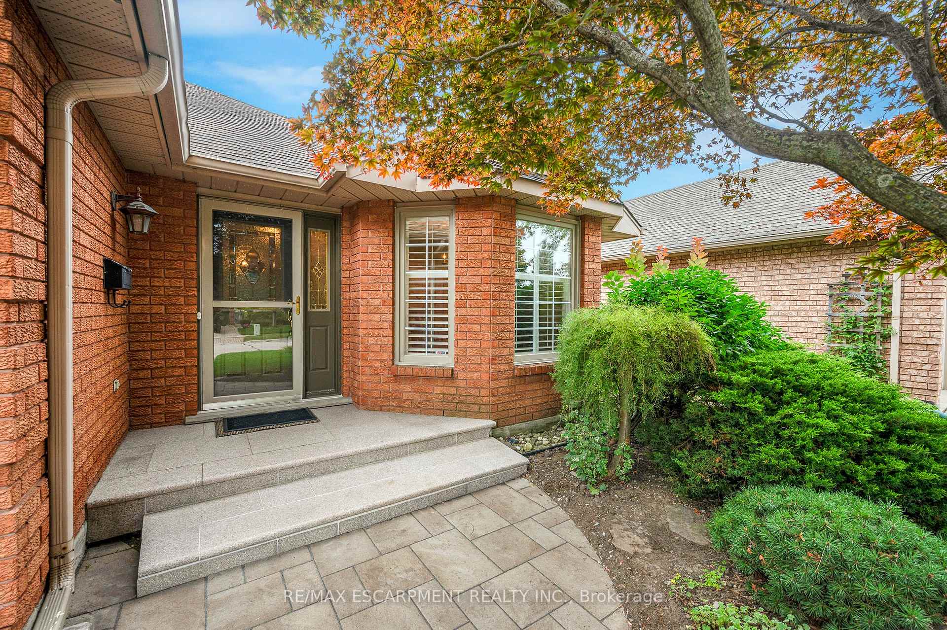 Photo 3 of 1150 Augustus Drive, Burlington, Brant — HOMEH