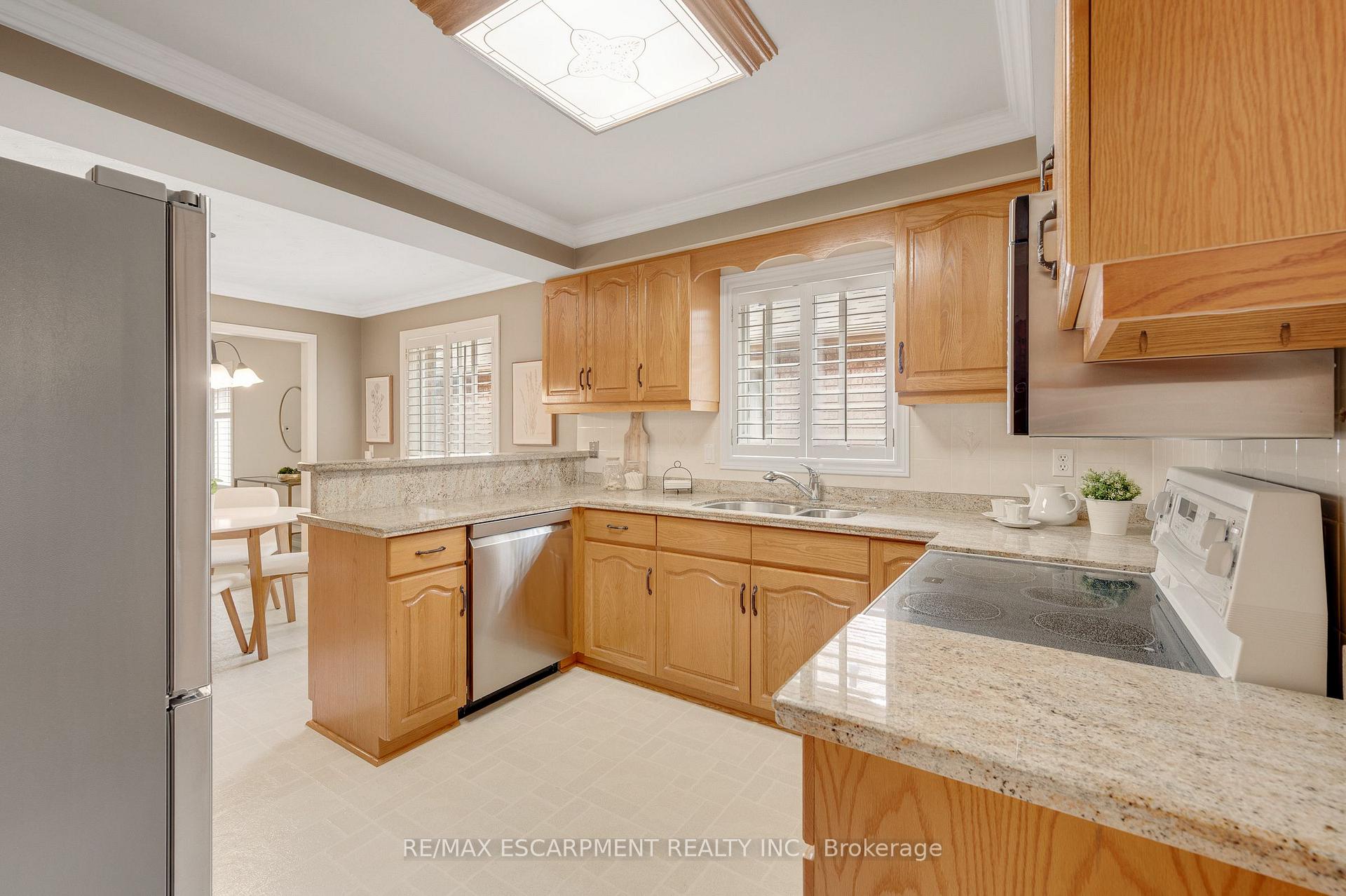 Photo 8 of 1150 Augustus Drive, Burlington, Brant — HOMEH