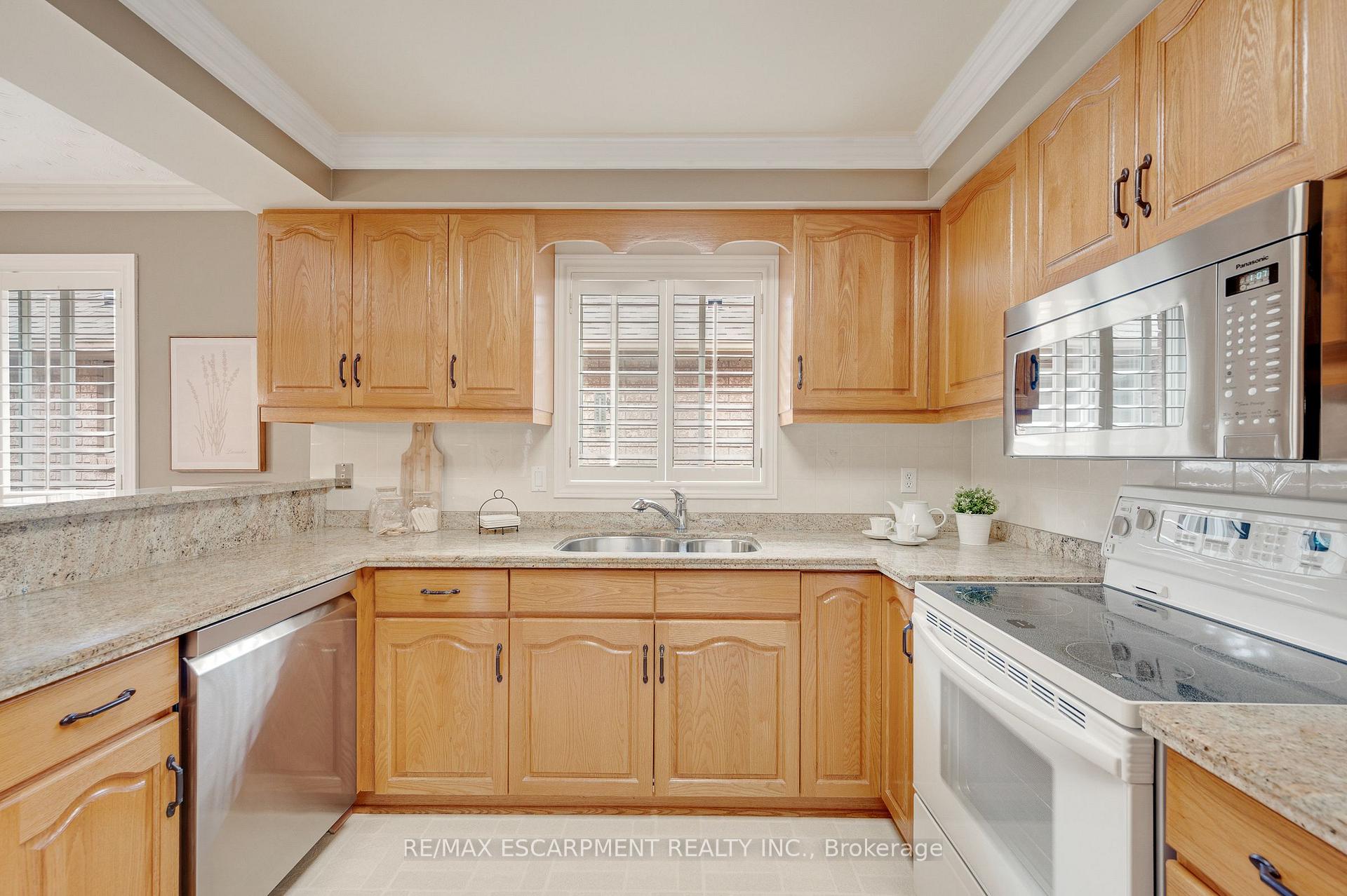 Photo 10 of 1150 Augustus Drive, Burlington, Brant — HOMEH