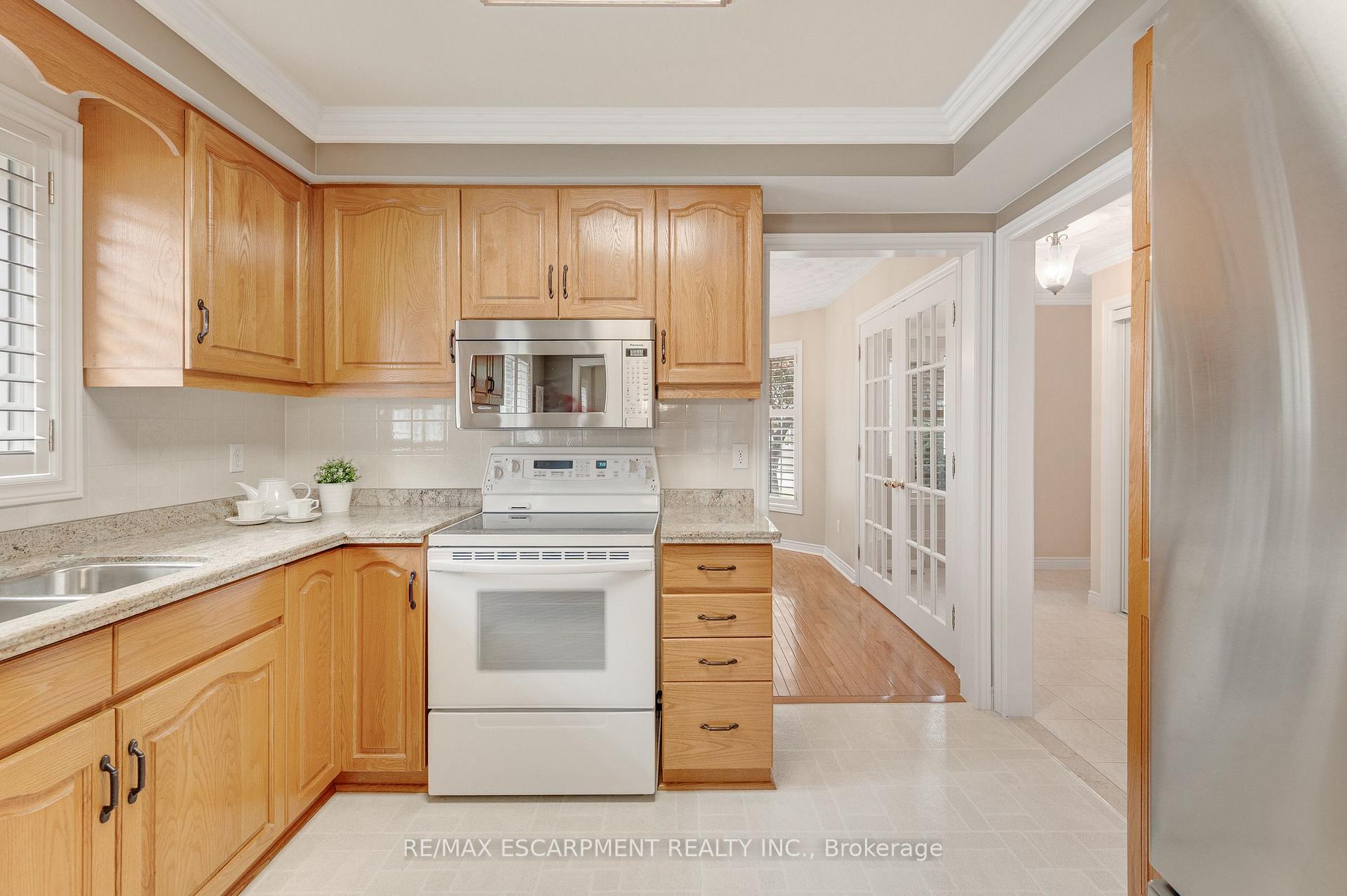 Photo 11 of 1150 Augustus Drive, Burlington, Brant — HOMEH