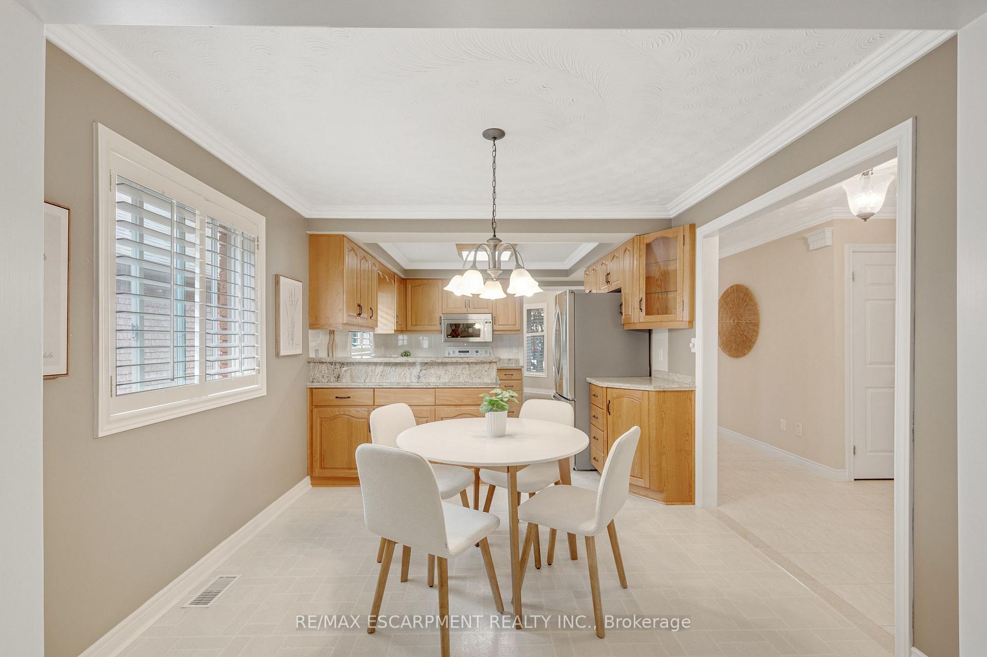Photo 12 of 1150 Augustus Drive, Burlington, Brant — HOMEH